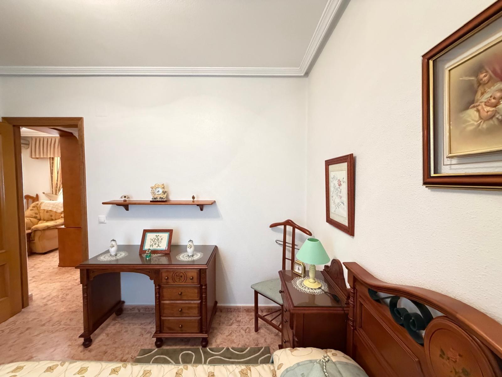 For sale - 3 Bedroom 2 Bathroom Apartment in Torrevieja - Playa Del Cura  - Alicante