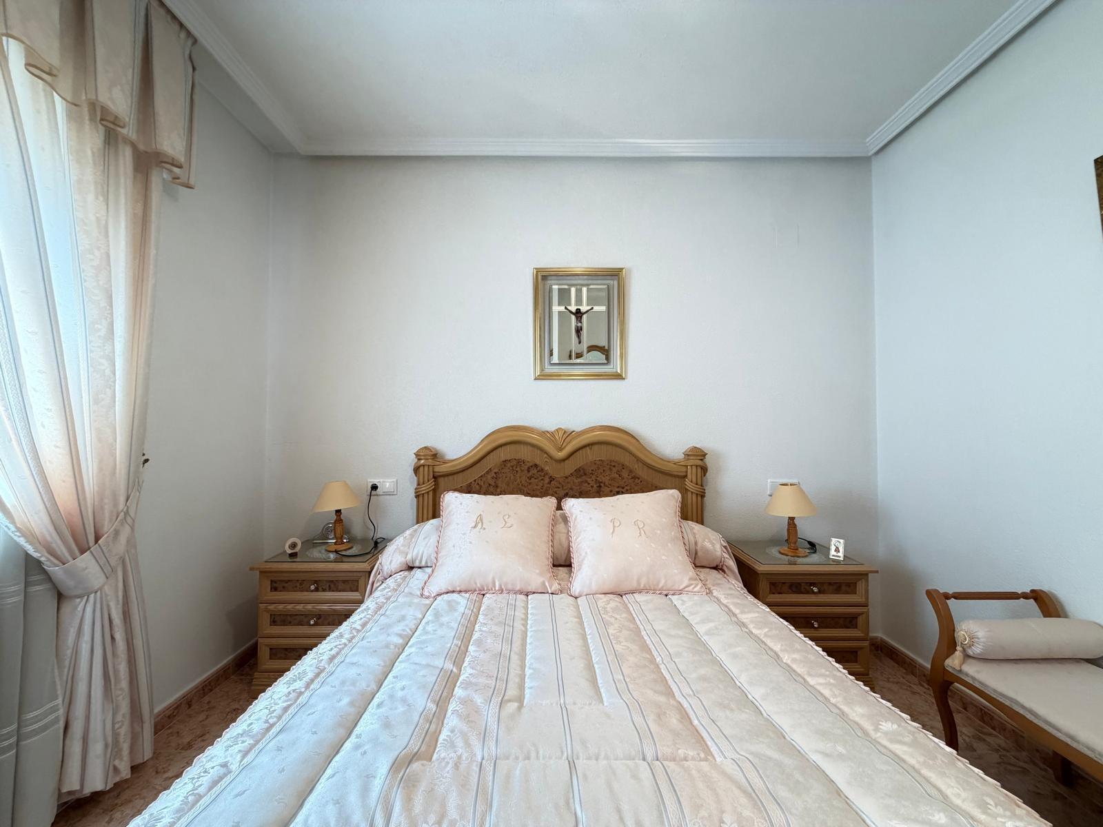 For sale - 3 Bedroom 2 Bathroom Apartment in Torrevieja - Playa Del Cura  - Alicante