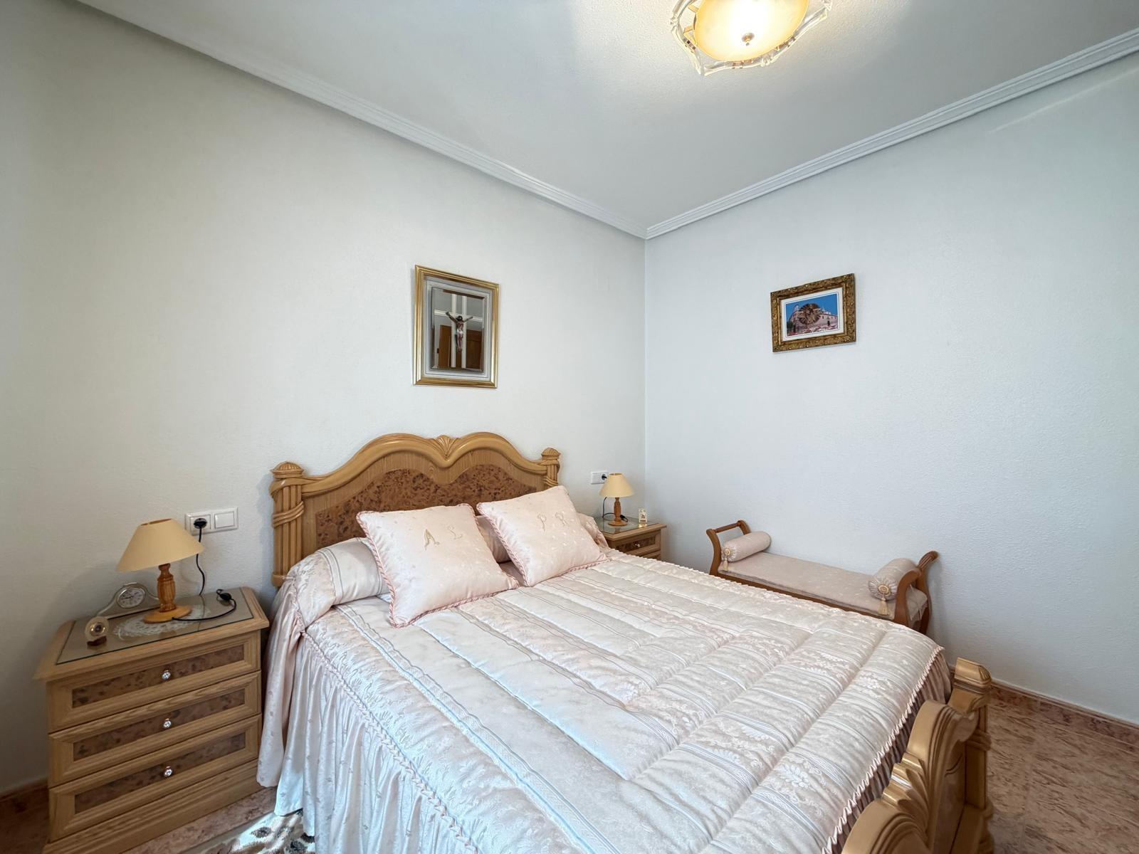 For sale - 3 Bedroom 2 Bathroom Apartment in Torrevieja - Playa Del Cura  - Alicante