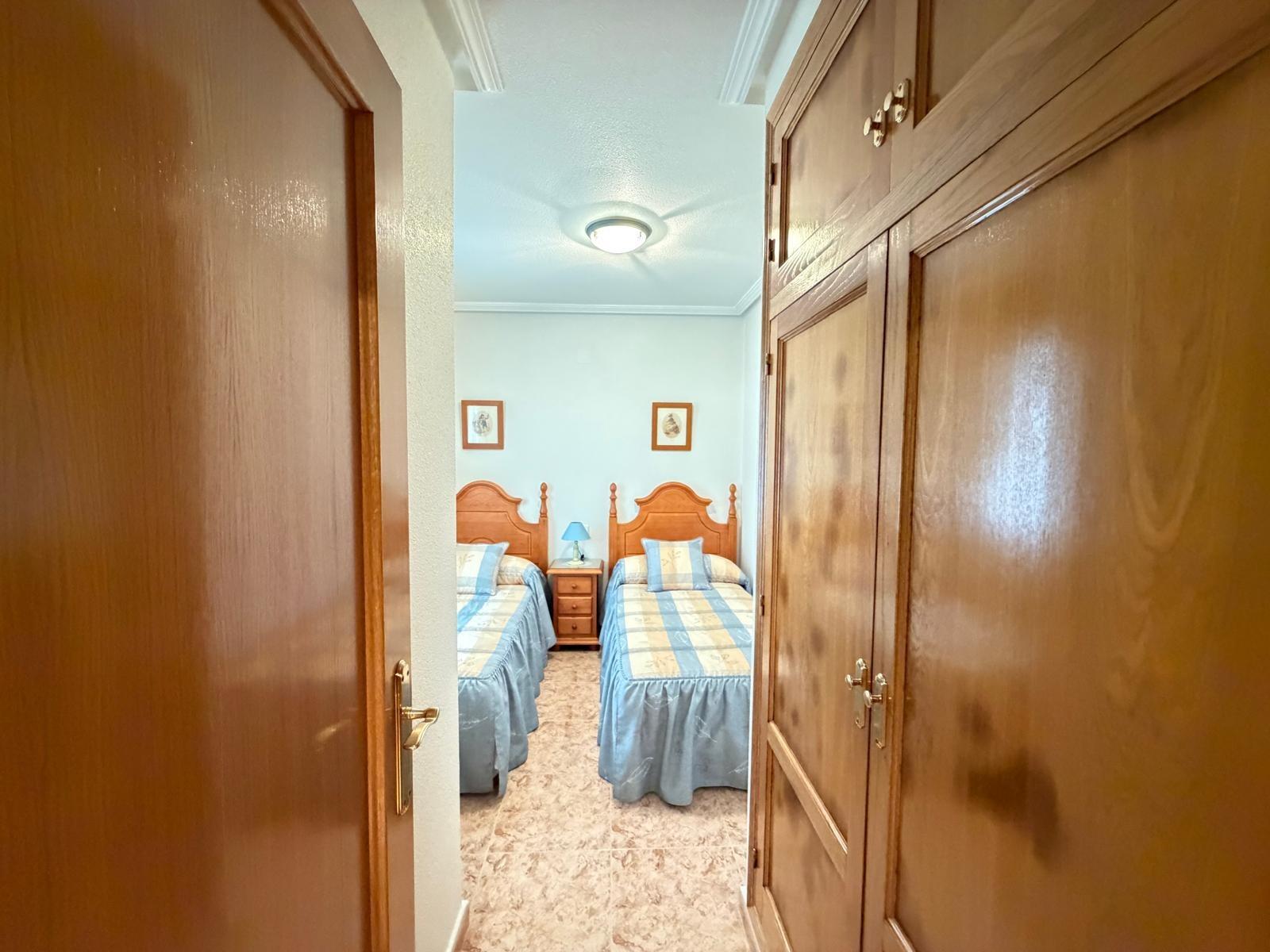 For sale - 3 Bedroom 2 Bathroom Apartment in Torrevieja - Playa Del Cura  - Alicante