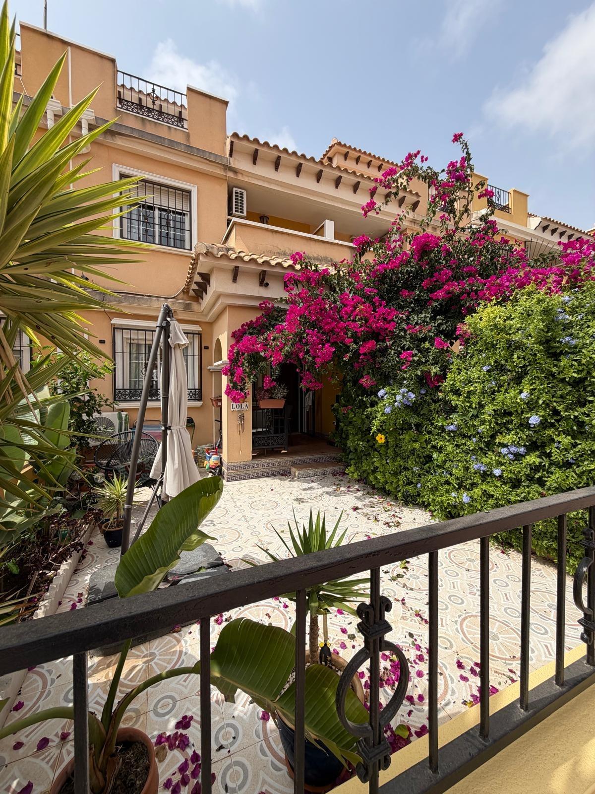For sale - 3 Bedroom 2 Bathroom Bungalow in Torrevieja - Zona Los Frutales  - Alicante