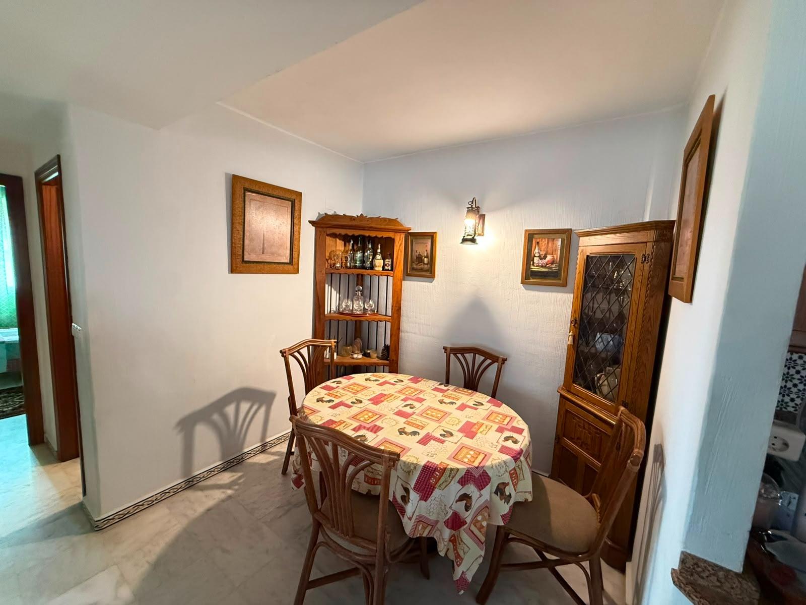For sale - 3 Bedroom 2 Bathroom Apartment in Torrevieja - Playa De Los Locos  - Alicante