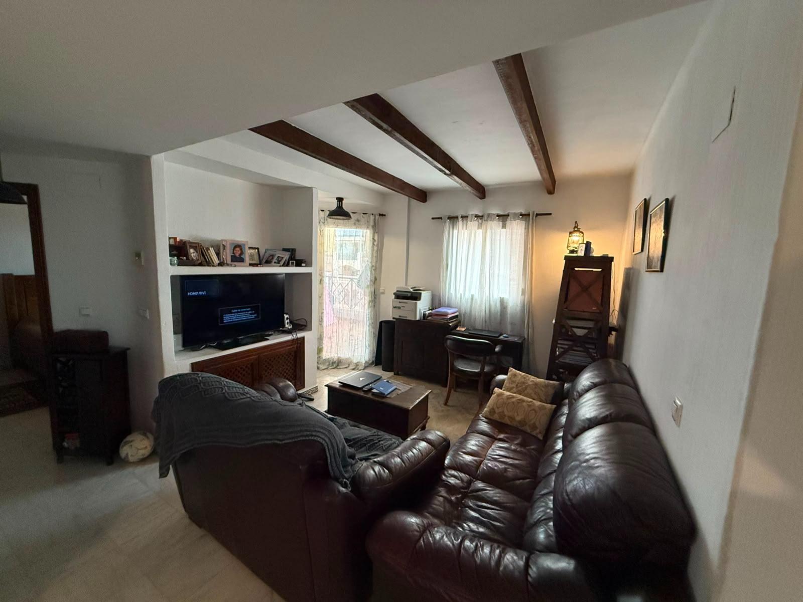 For sale - 3 Bedroom 2 Bathroom Apartment in Torrevieja - Playa De Los Locos  - Alicante