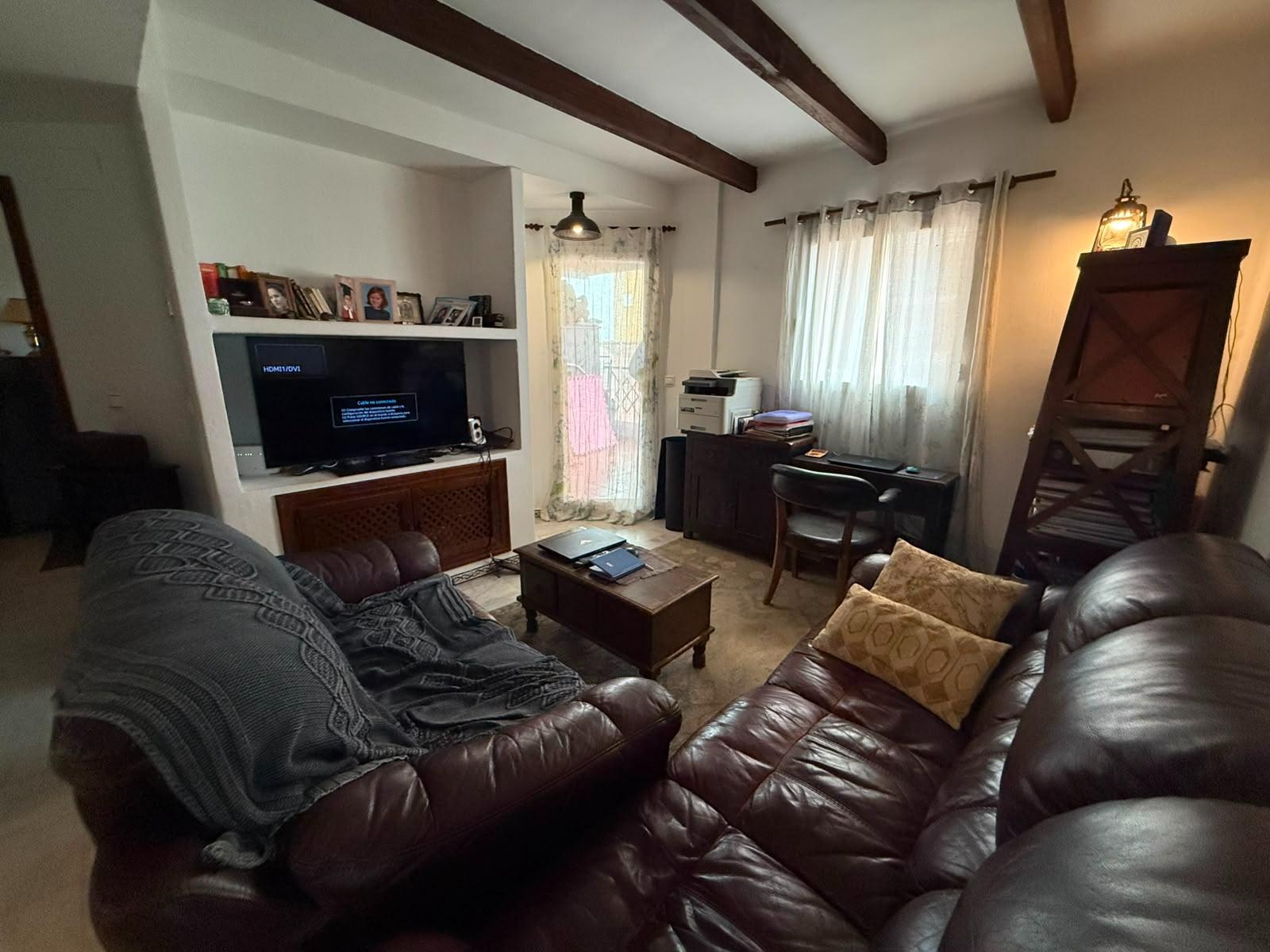 For sale - 3 Bedroom 2 Bathroom Apartment in Torrevieja - Playa De Los Locos  - Alicante