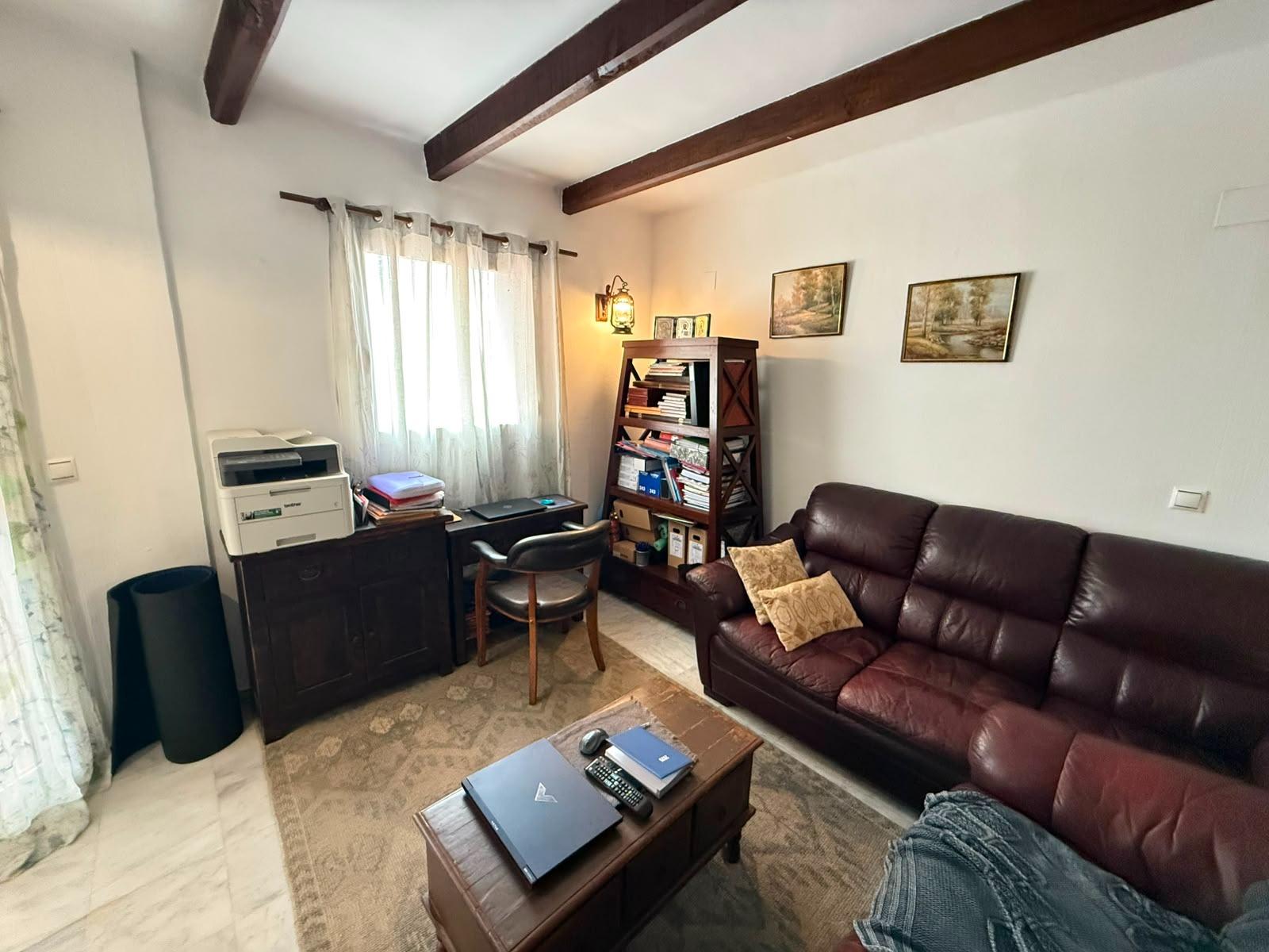 For sale - 3 Bedroom 2 Bathroom Apartment in Torrevieja - Playa De Los Locos  - Alicante