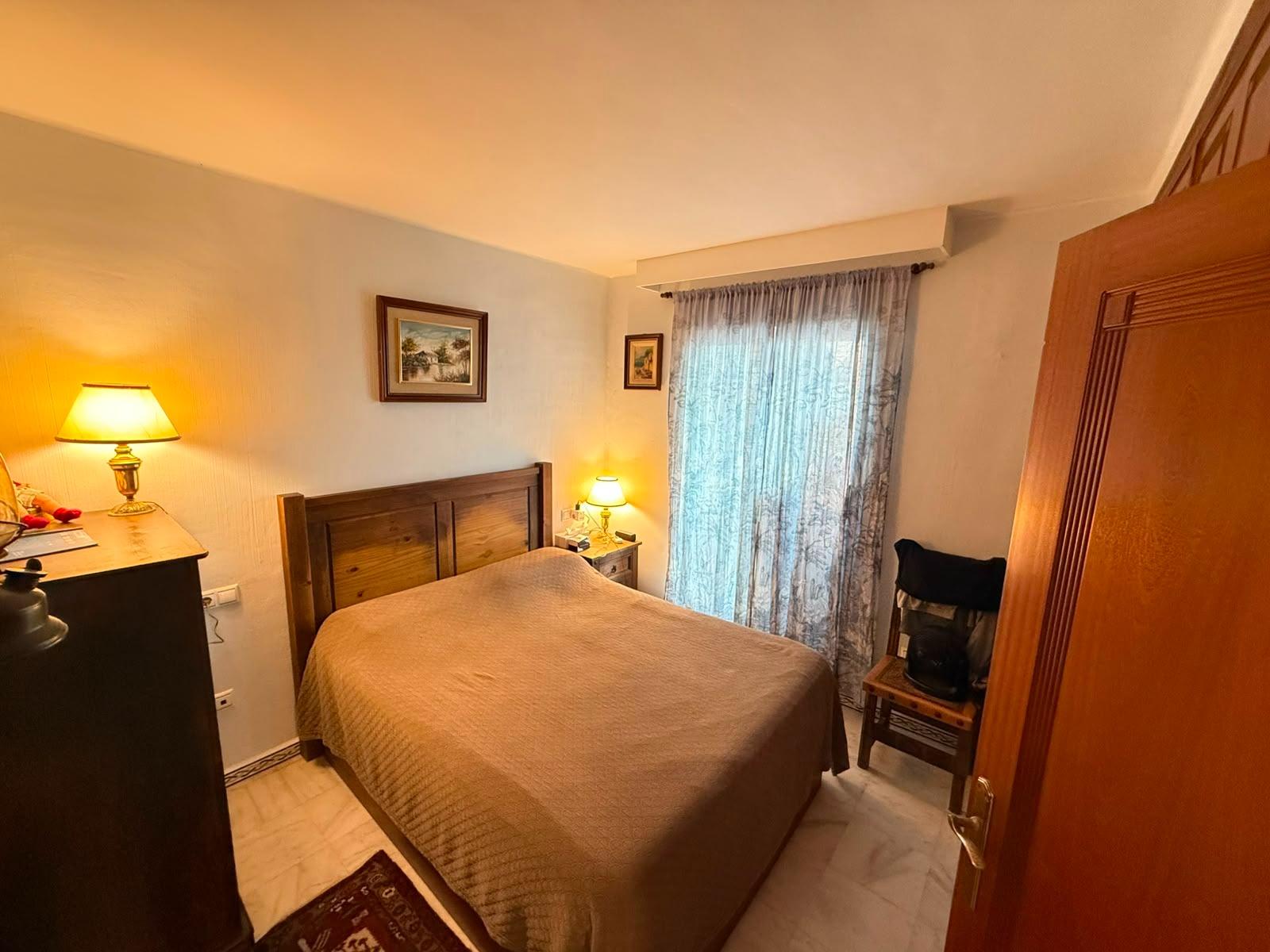 For sale - 3 Bedroom 2 Bathroom Apartment in Torrevieja - Playa De Los Locos  - Alicante