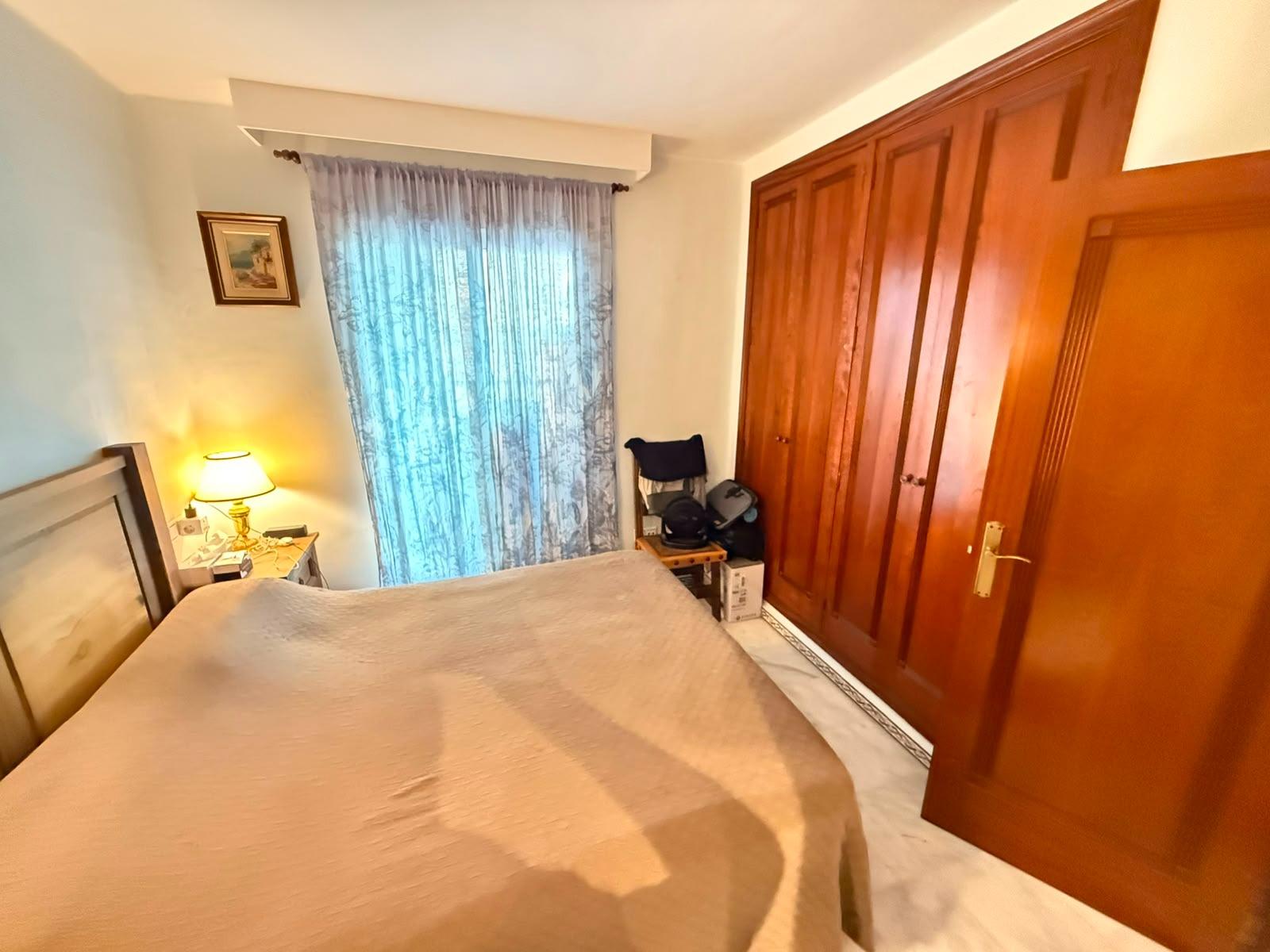 For sale - 3 Bedroom 2 Bathroom Apartment in Torrevieja - Playa De Los Locos  - Alicante