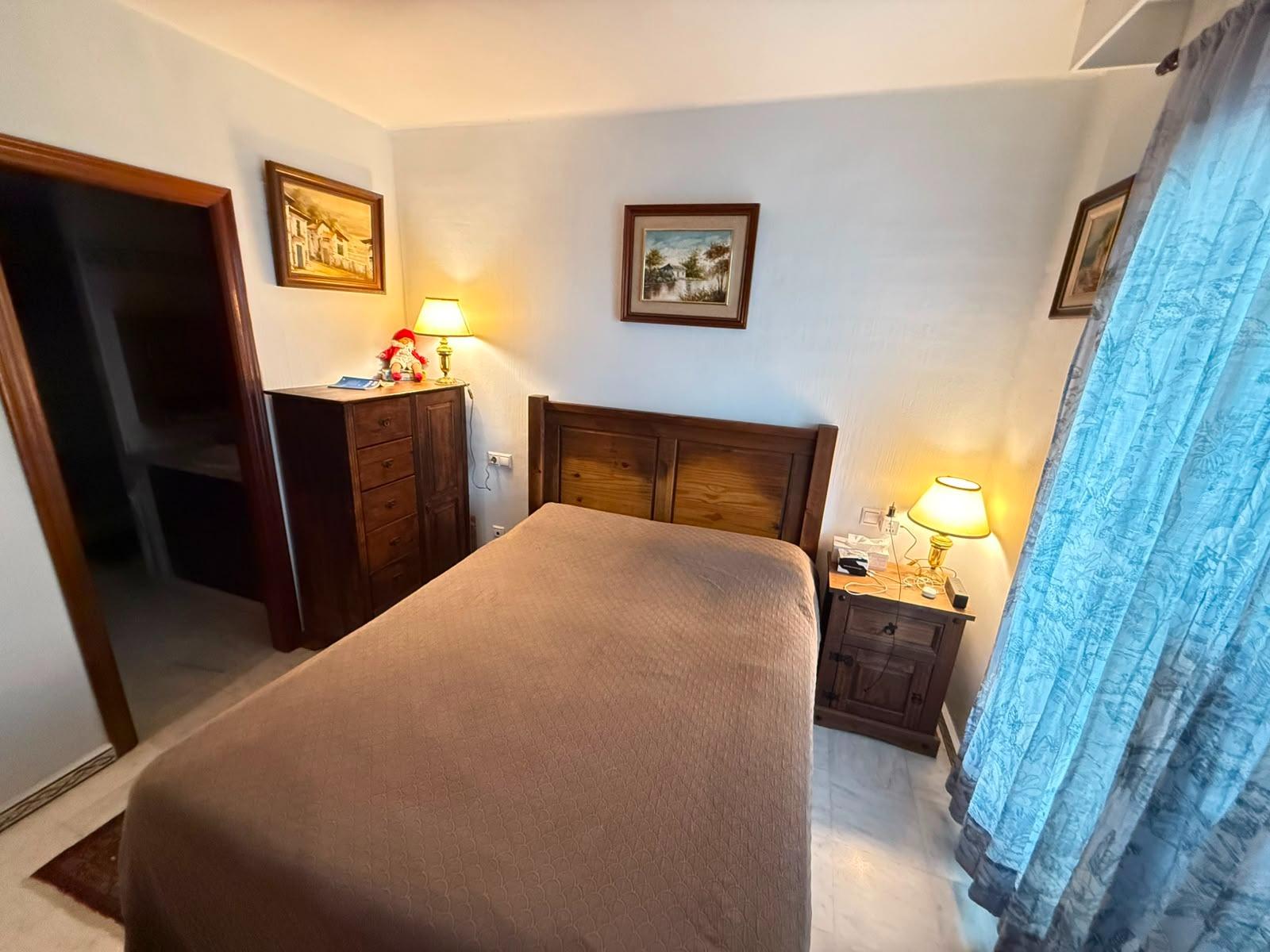 For sale - 3 Bedroom 2 Bathroom Apartment in Torrevieja - Playa De Los Locos  - Alicante