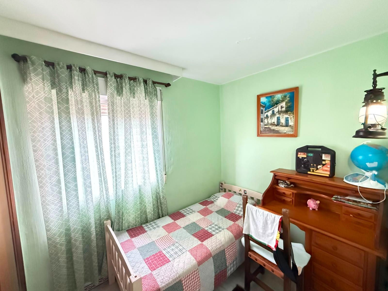 For sale - 3 Bedroom 2 Bathroom Apartment in Torrevieja - Playa De Los Locos  - Alicante