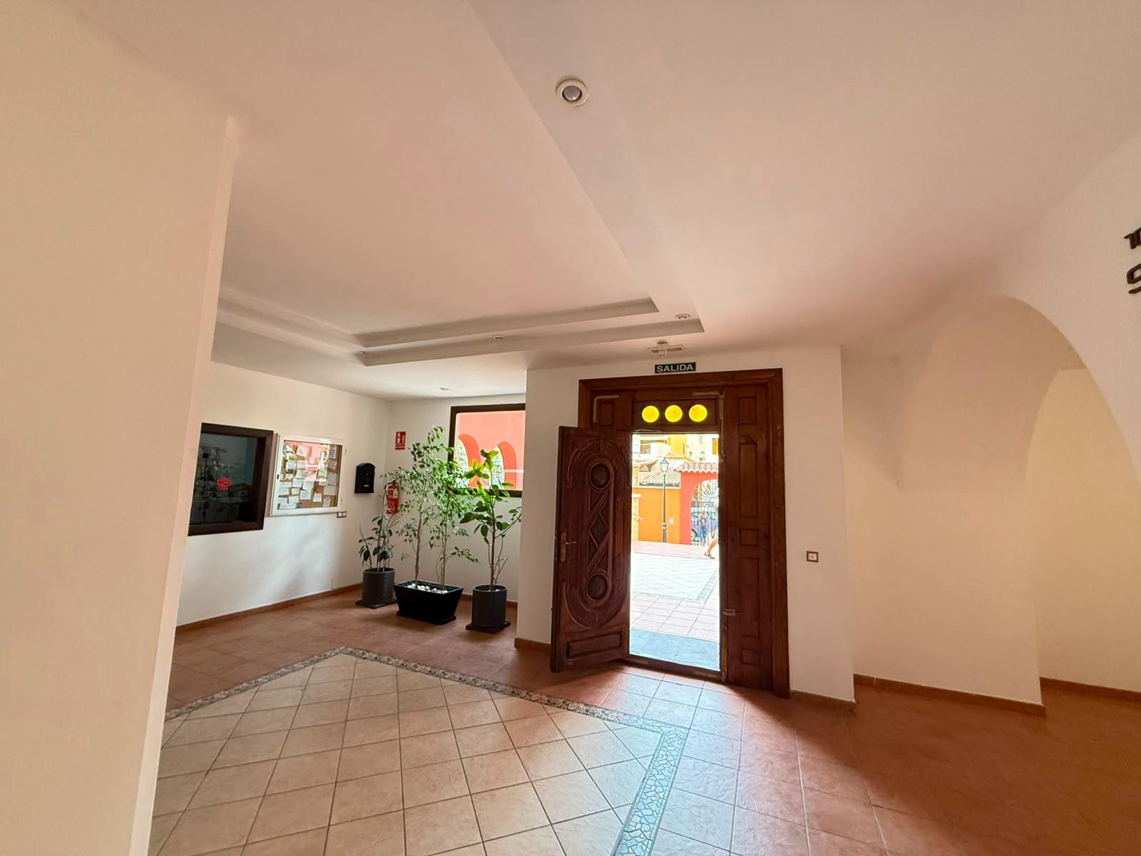 For sale - 3 Bedroom 2 Bathroom Apartment in Torrevieja - Playa De Los Locos  - Alicante