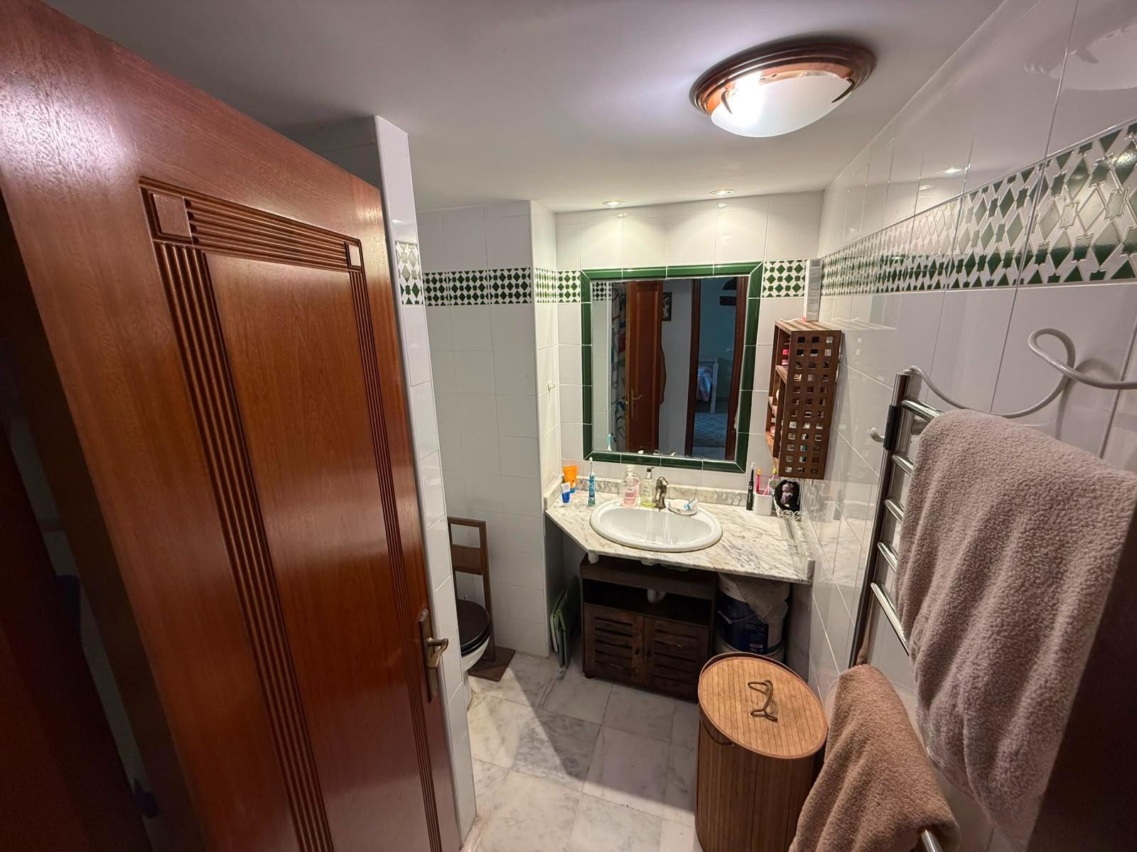 For sale - 3 Bedroom 2 Bathroom Apartment in Torrevieja - Playa De Los Locos  - Alicante