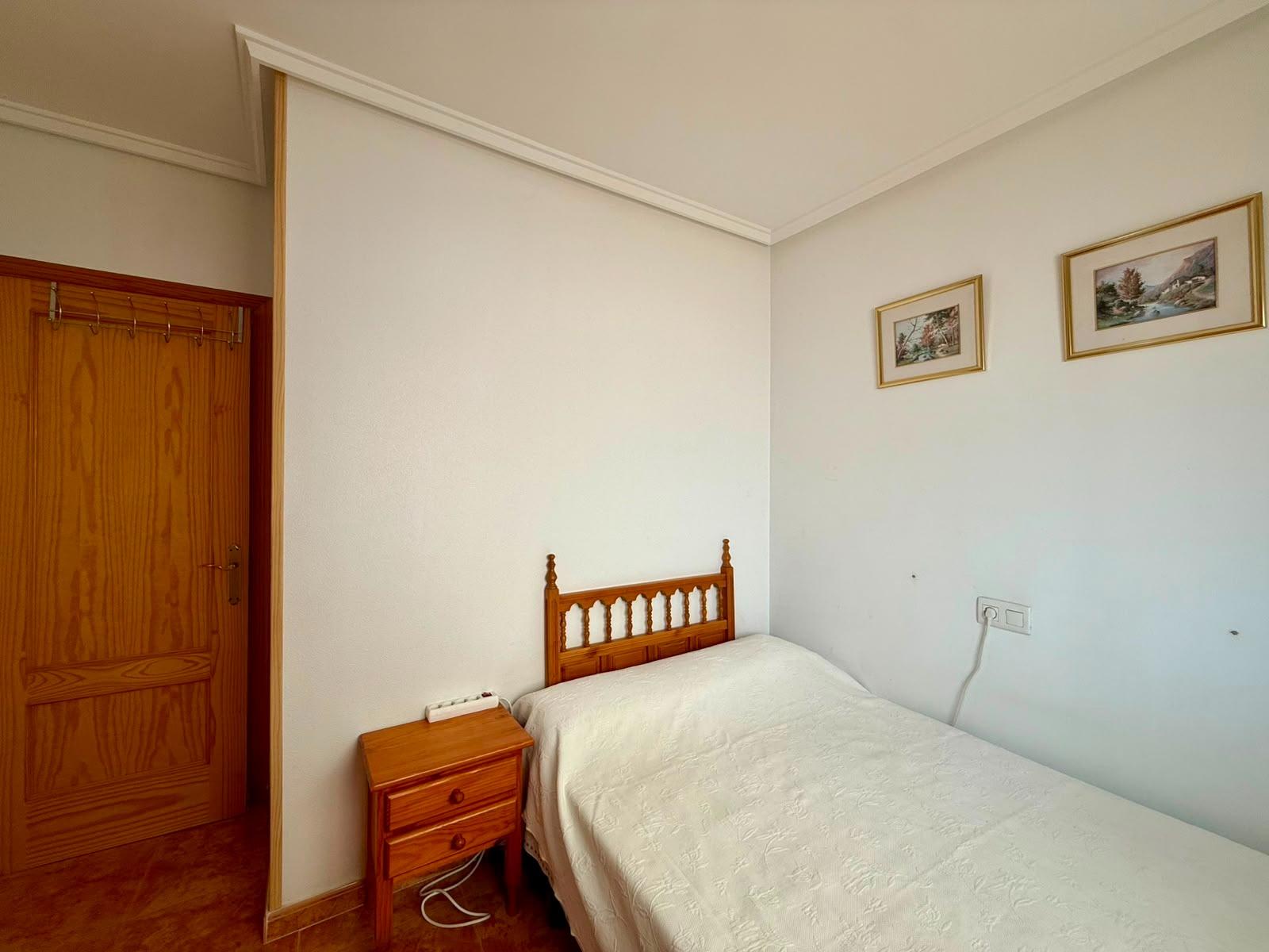 For sale - 3 Bedroom 2 Bathroom Penthouse in Torrevieja - Playa Del Cura  - Alicante