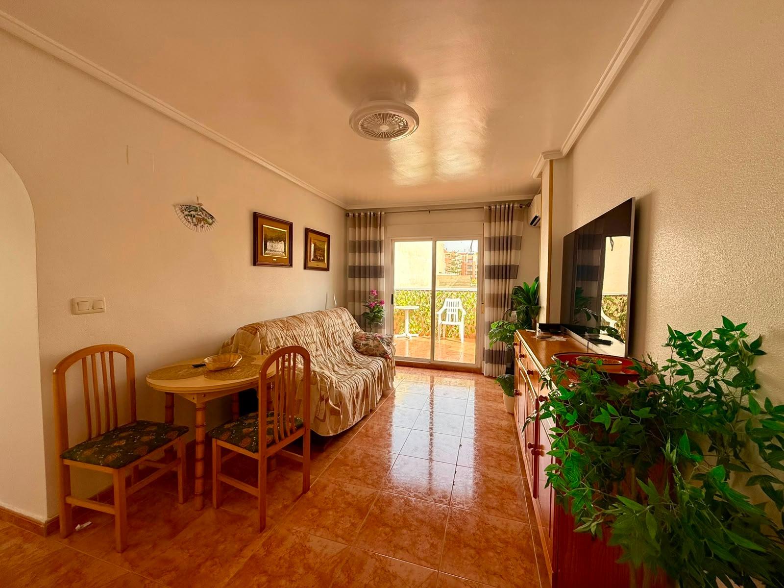 For sale - 3 Bedroom 2 Bathroom Penthouse in Torrevieja - Playa Del Cura  - Alicante