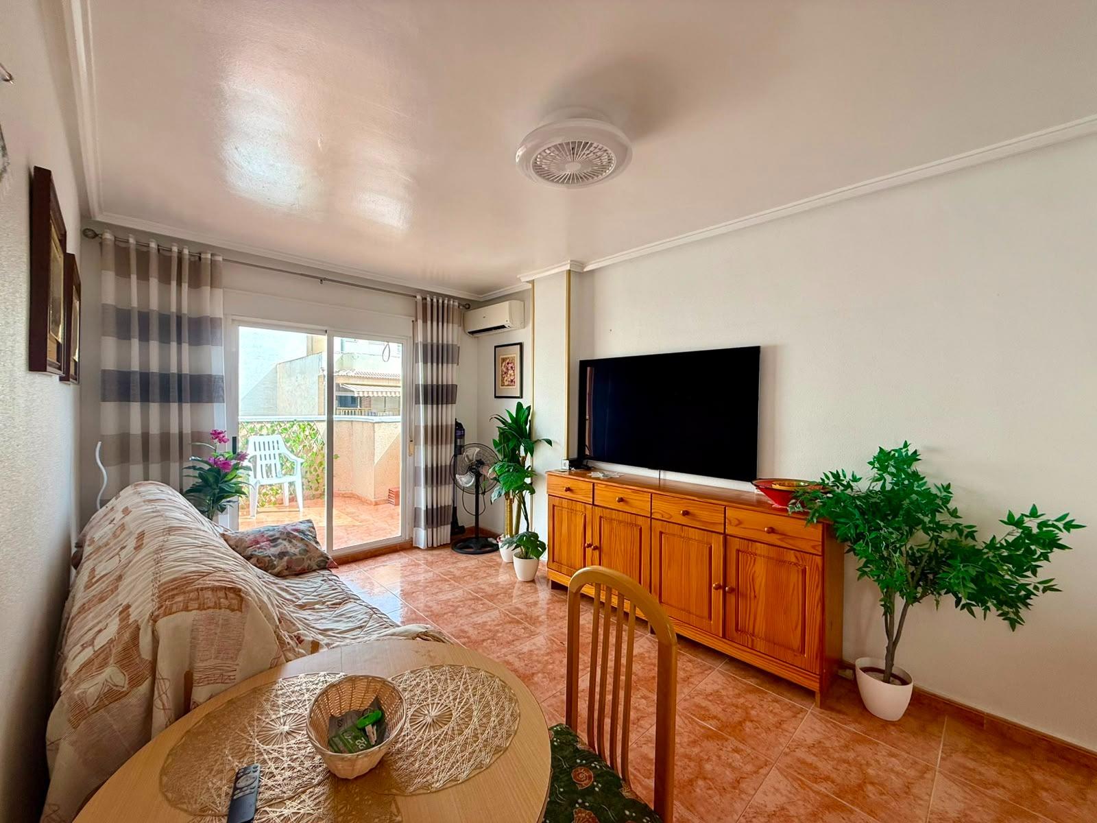 For sale - 3 Bedroom 2 Bathroom Penthouse in Torrevieja - Playa Del Cura  - Alicante