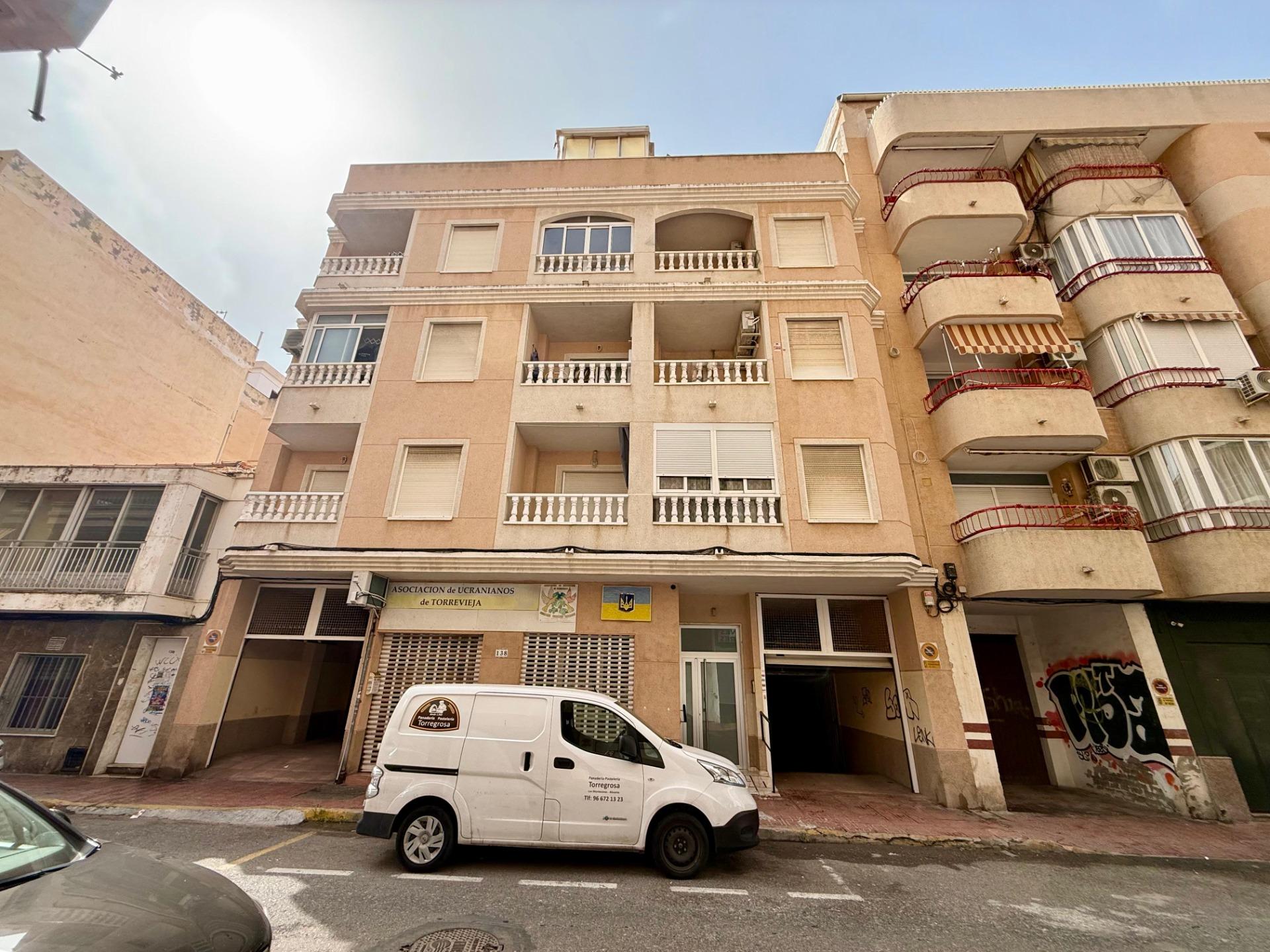 For sale - 3 Bedroom 2 Bathroom Penthouse in Torrevieja - Playa Del Cura  - Alicante
