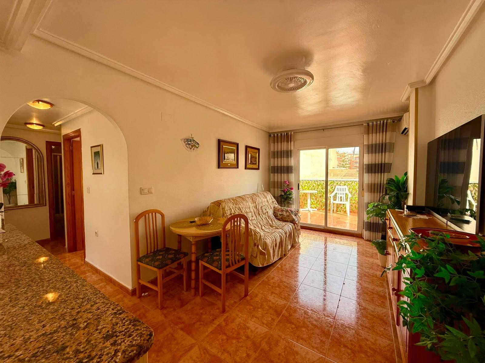 For sale - 3 Bedroom 2 Bathroom Penthouse in Torrevieja - Playa Del Cura  - Alicante