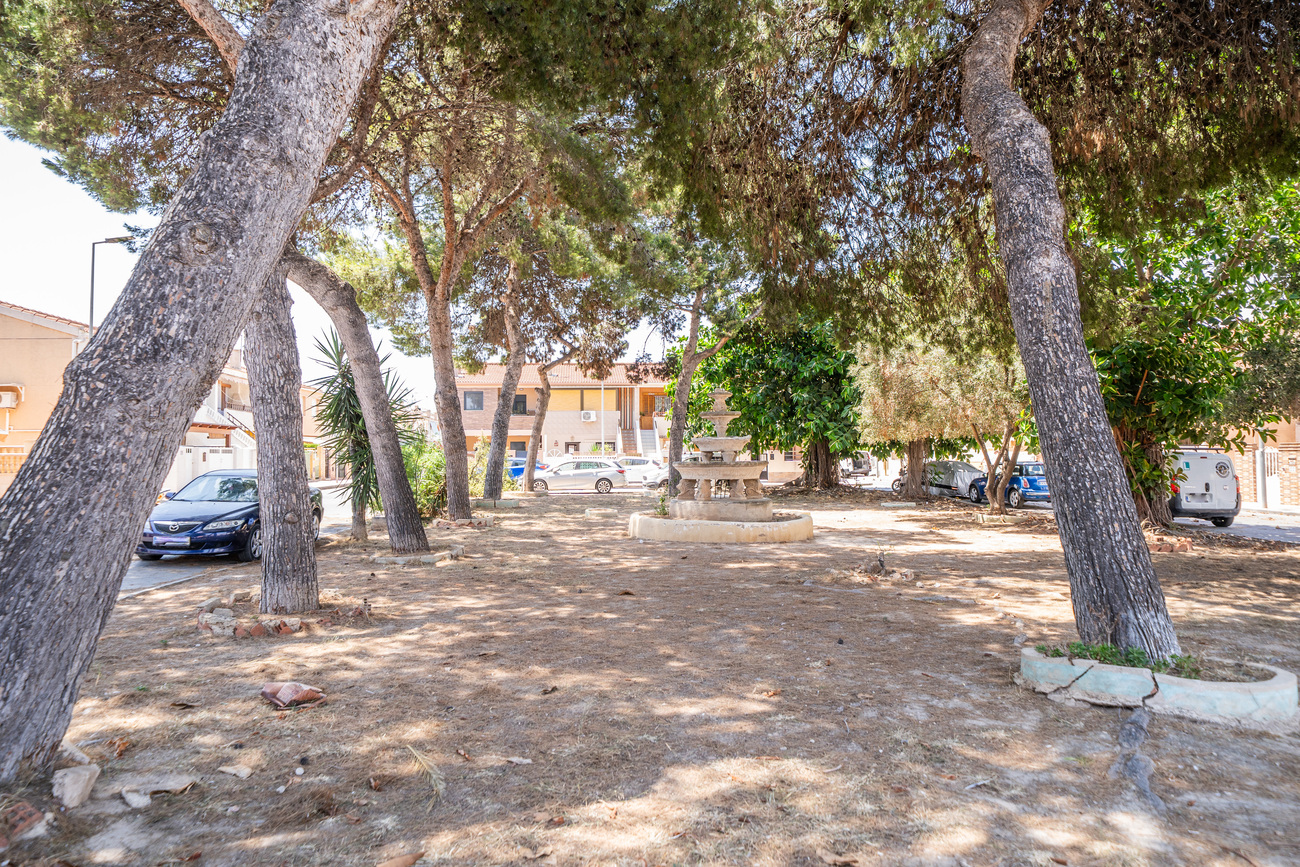 For sale - 2 Bedroom 1 Bathroom Apartment in Torrevieja - La Veleta  - Alicante
