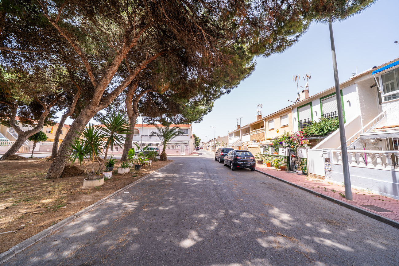 For sale - 2 Bedroom 1 Bathroom Apartment in Torrevieja - La Veleta  - Alicante