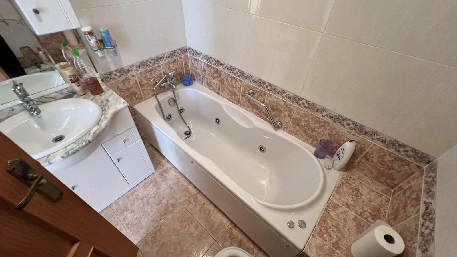 For sale - 3 Bedroom 2 Bathroom Villa in Torrevieja - aguas nuevas  - Alicante