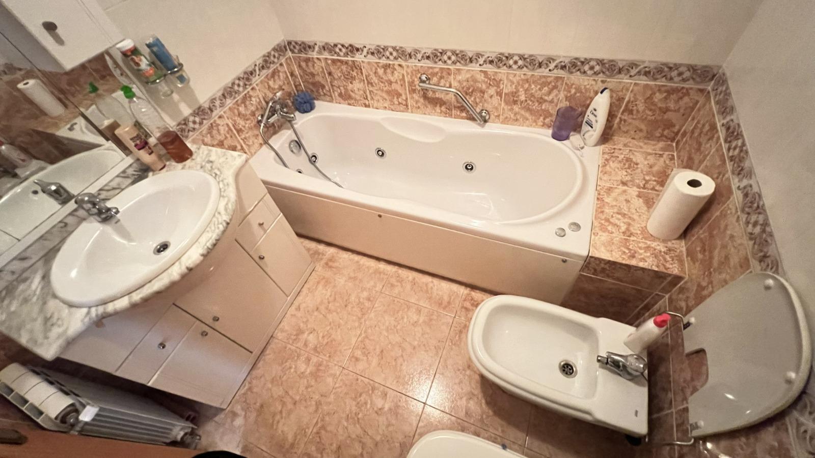 For sale - 3 Bedroom 2 Bathroom Villa in Torrevieja - aguas nuevas  - Alicante