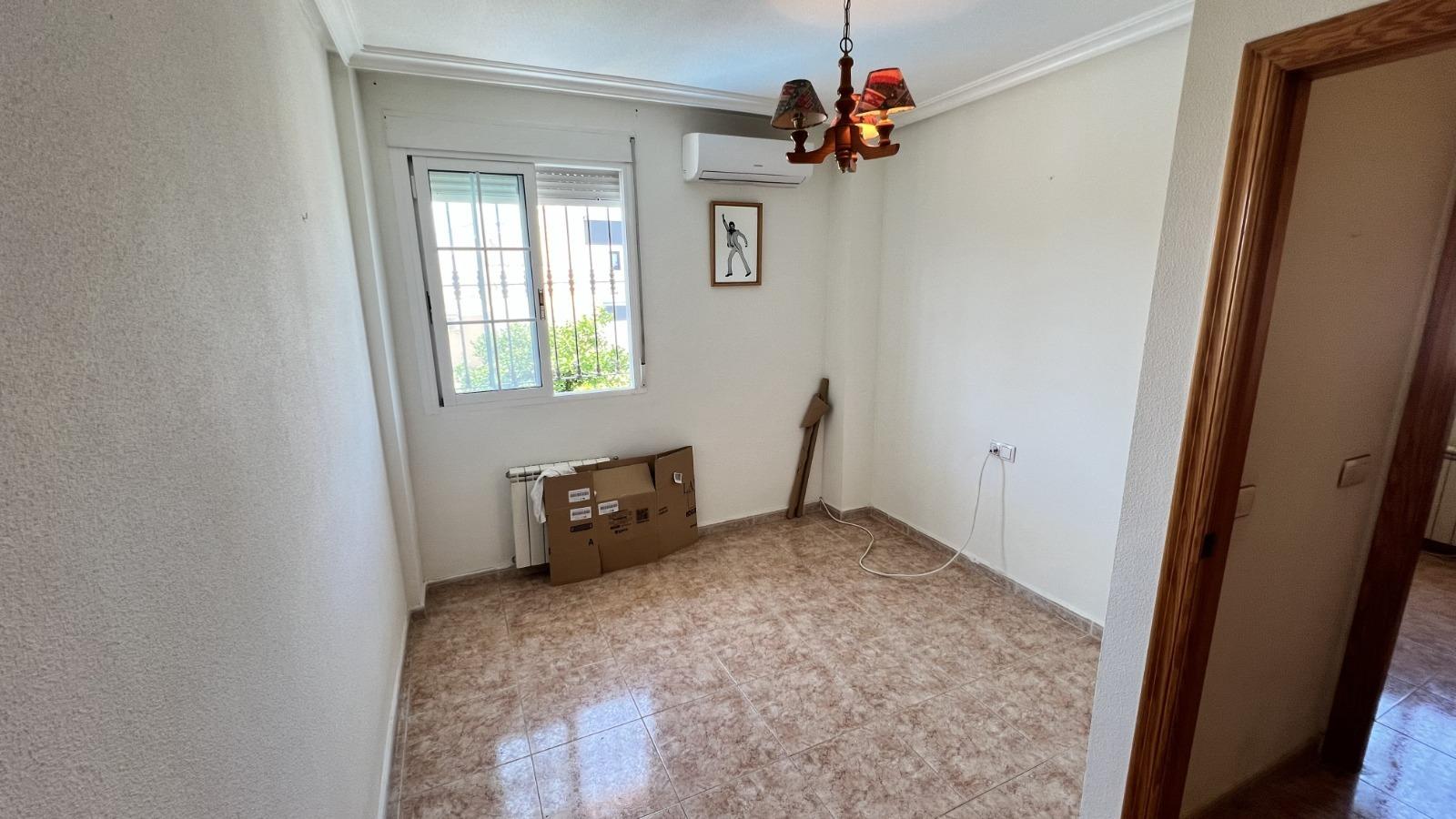 For sale - 3 Bedroom 2 Bathroom Villa in Torrevieja - aguas nuevas  - Alicante
