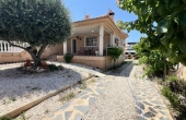 27-450-457-11-924/79323, 3 Bedroom 2 Bathroom Villa in Torrevieja