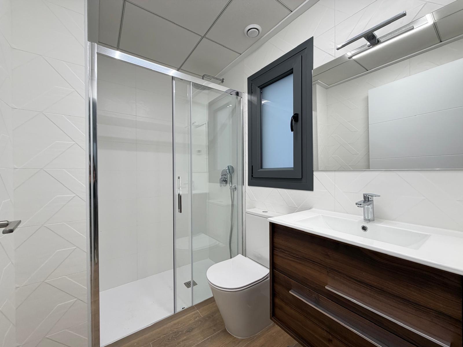 For sale - 2 Bedroom 2 Bathroom Apartment in Torrevieja - Estacion De Autobuses  - Alicante