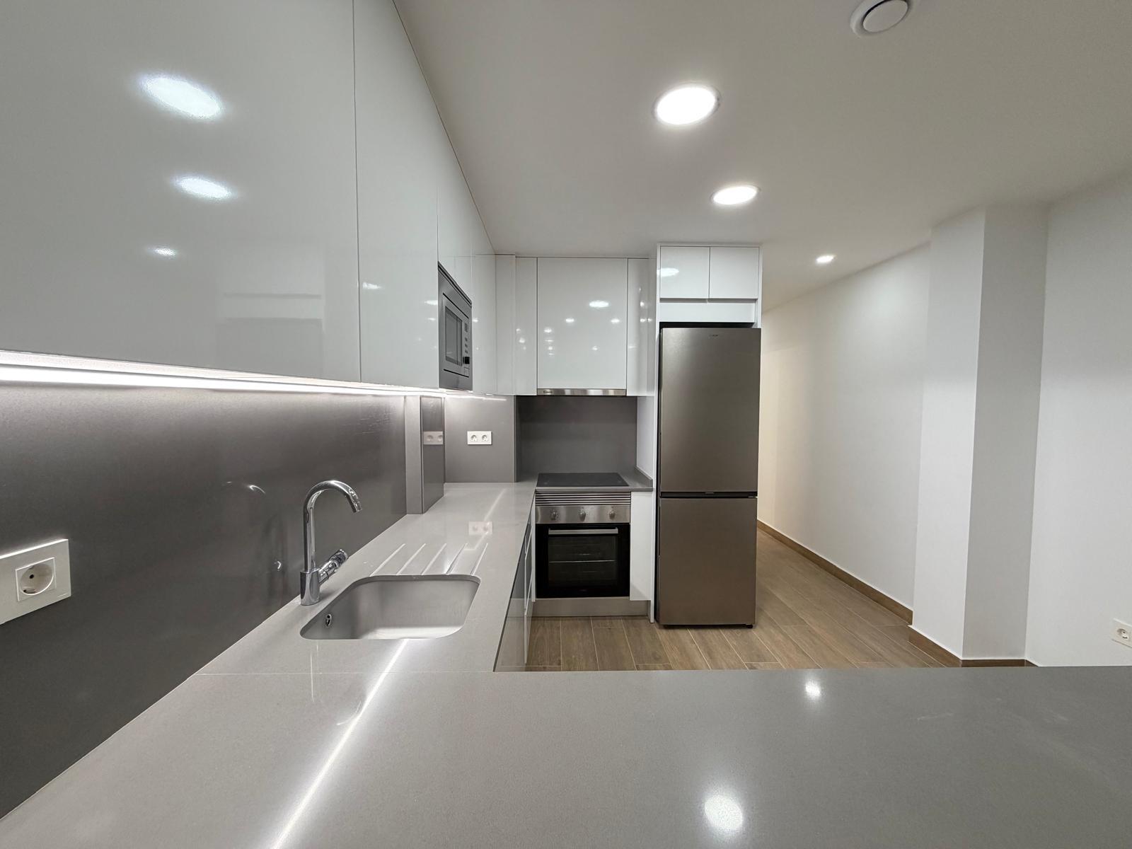 For sale - 2 Bedroom 2 Bathroom Apartment in Torrevieja - Estacion De Autobuses  - Alicante