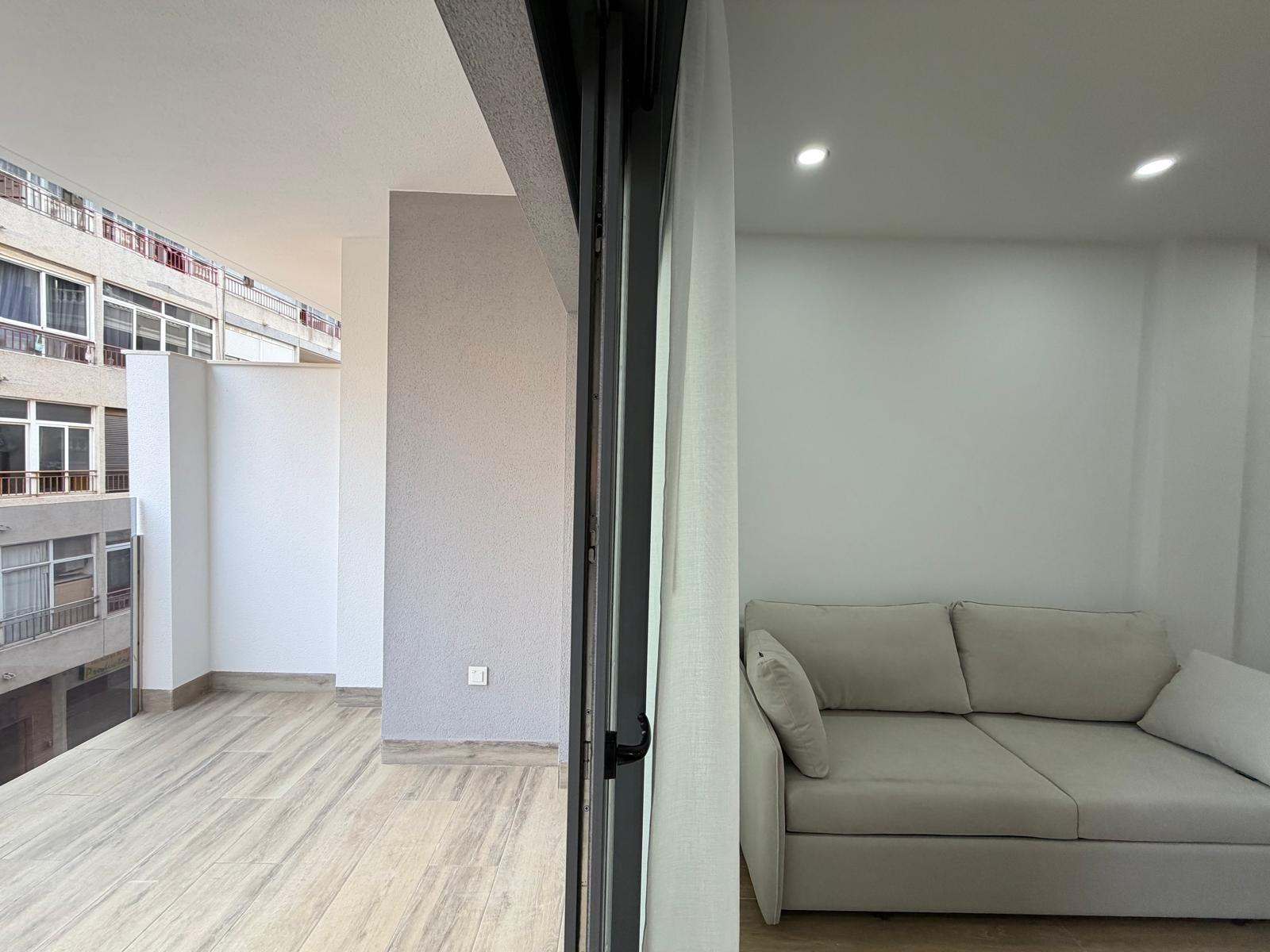 For sale - 2 Bedroom 2 Bathroom Apartment in Torrevieja - Estacion De Autobuses  - Alicante