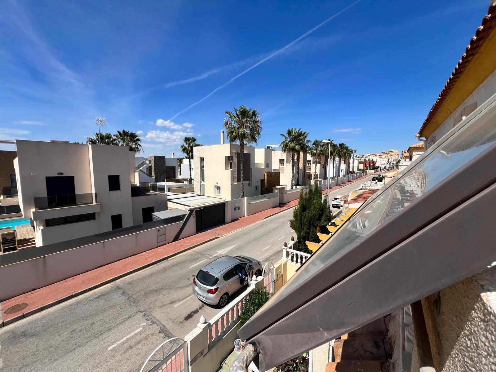 For sale - 3 Bedroom 2 Bathroom Quad House in Torrevieja - Torre La Mata  - Alicante
