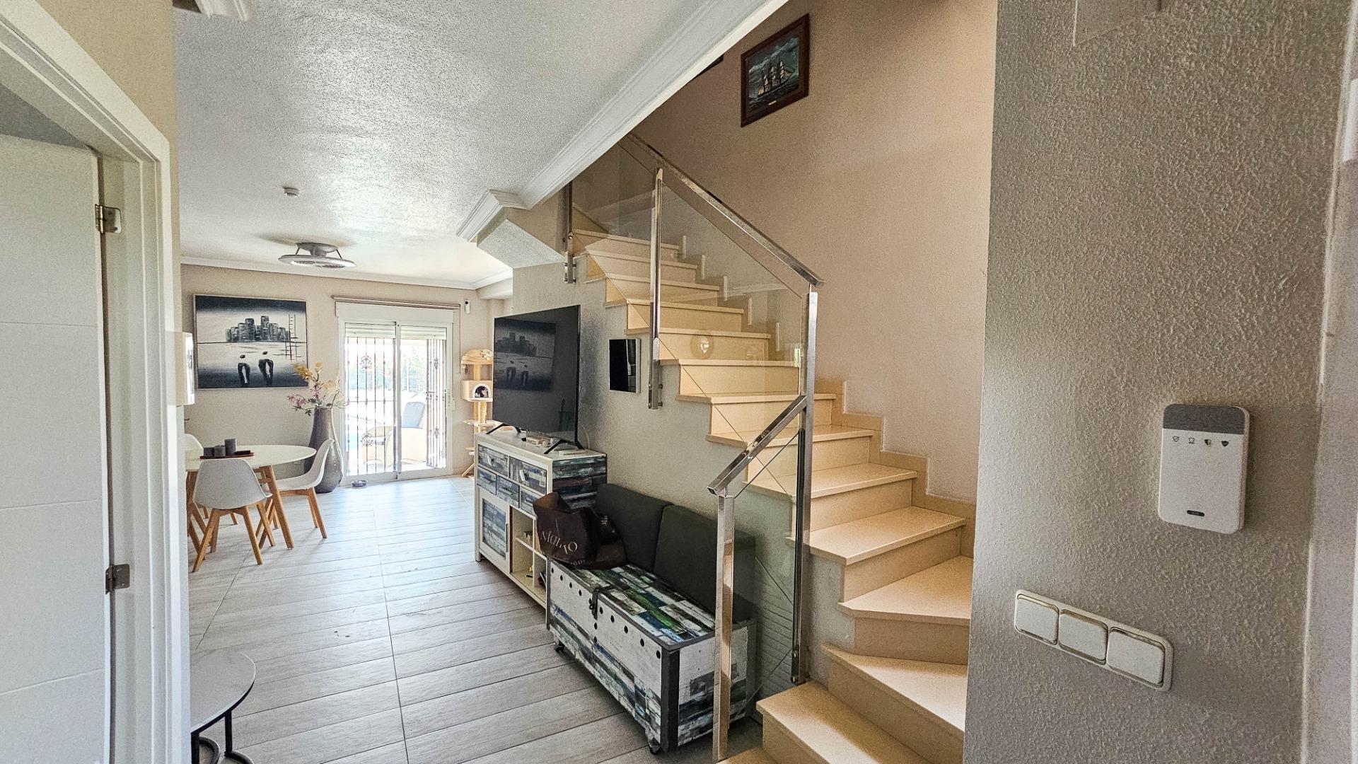 For sale - 3 Bedroom 3 Bathroom Villa in Orihuela Costa - Cabo Roig  - Alicante