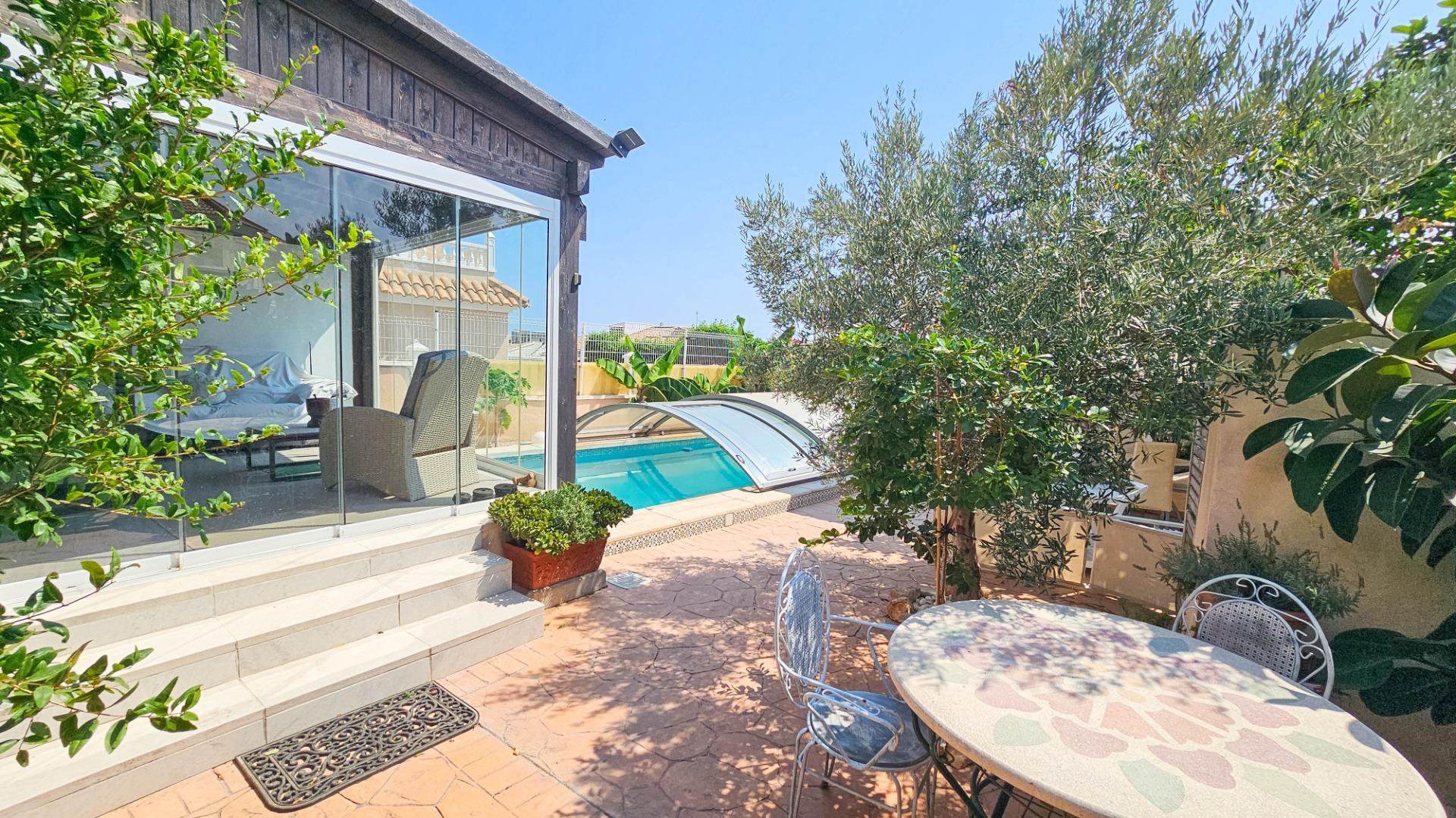 For sale - 3 Bedroom 3 Bathroom Villa in Orihuela Costa - Cabo Roig  - Alicante