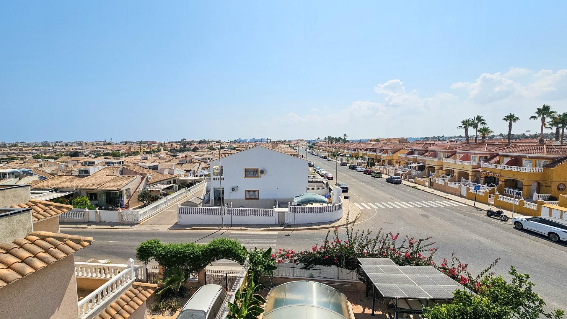 For sale - 3 Bedroom 3 Bathroom Villa in Orihuela Costa - Cabo Roig  - Alicante