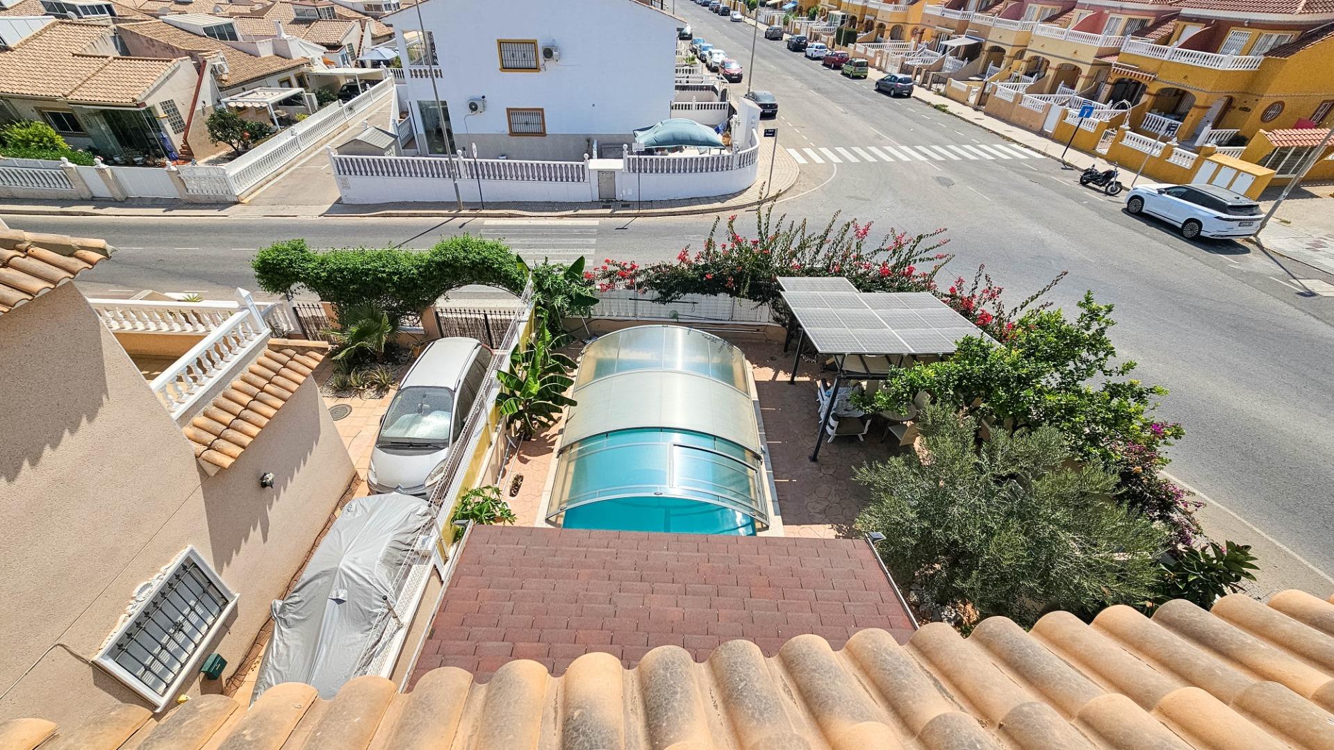 For sale - 3 Bedroom 3 Bathroom Villa in Orihuela Costa - Cabo Roig  - Alicante