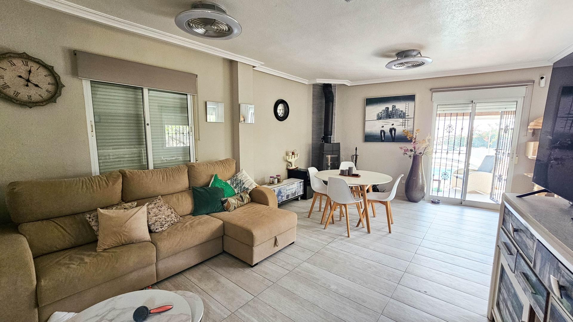 For sale - 3 Bedroom 3 Bathroom Villa in Orihuela Costa - Cabo Roig  - Alicante