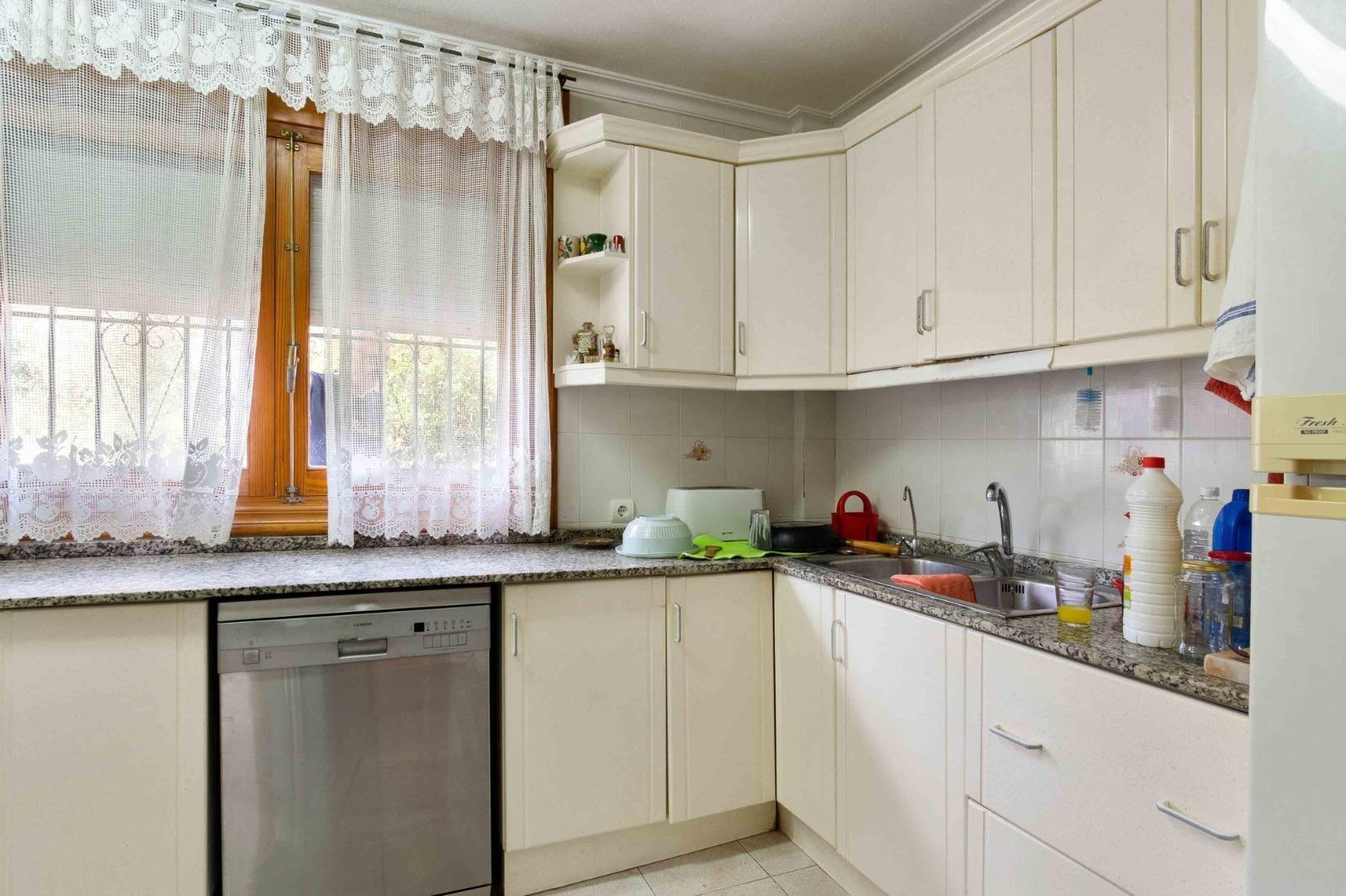 For sale - 6 Bedroom 3 Bathroom Villa in Torrevieja - Los Balcones  - Alicante