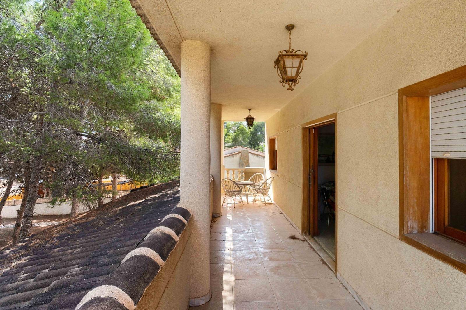 For sale - 6 Bedroom 3 Bathroom Villa in Torrevieja - Los Balcones  - Alicante