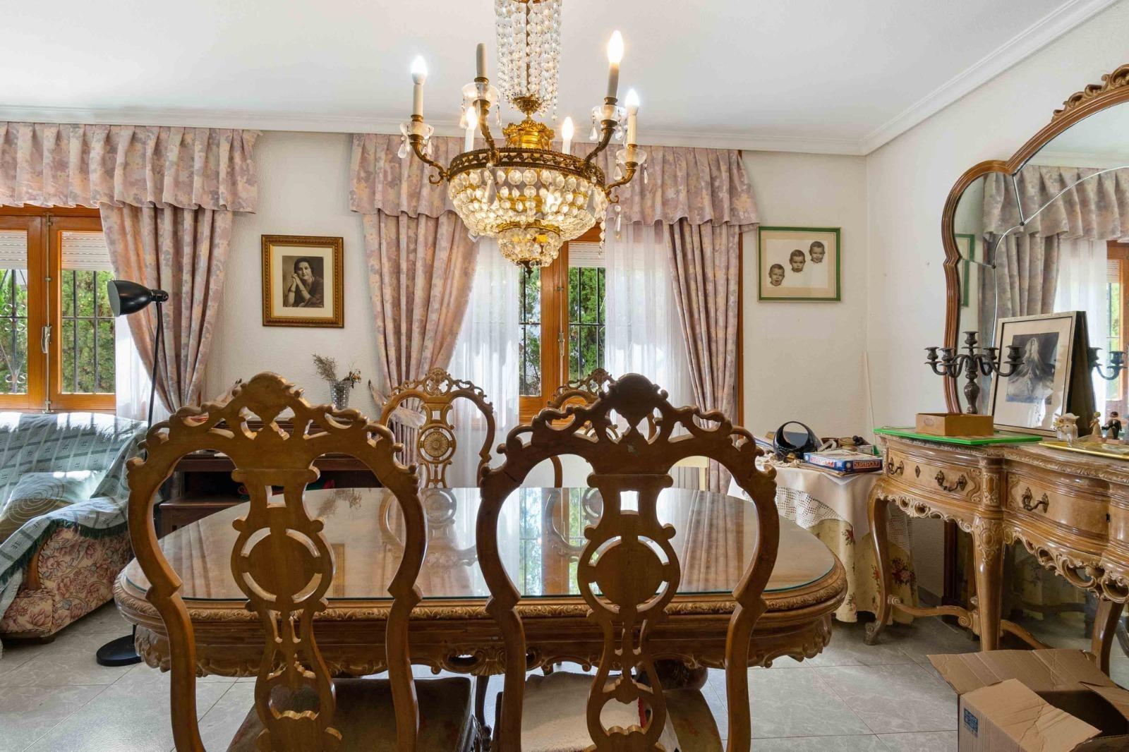 For sale - 6 Bedroom 3 Bathroom Villa in Torrevieja - Los Balcones  - Alicante