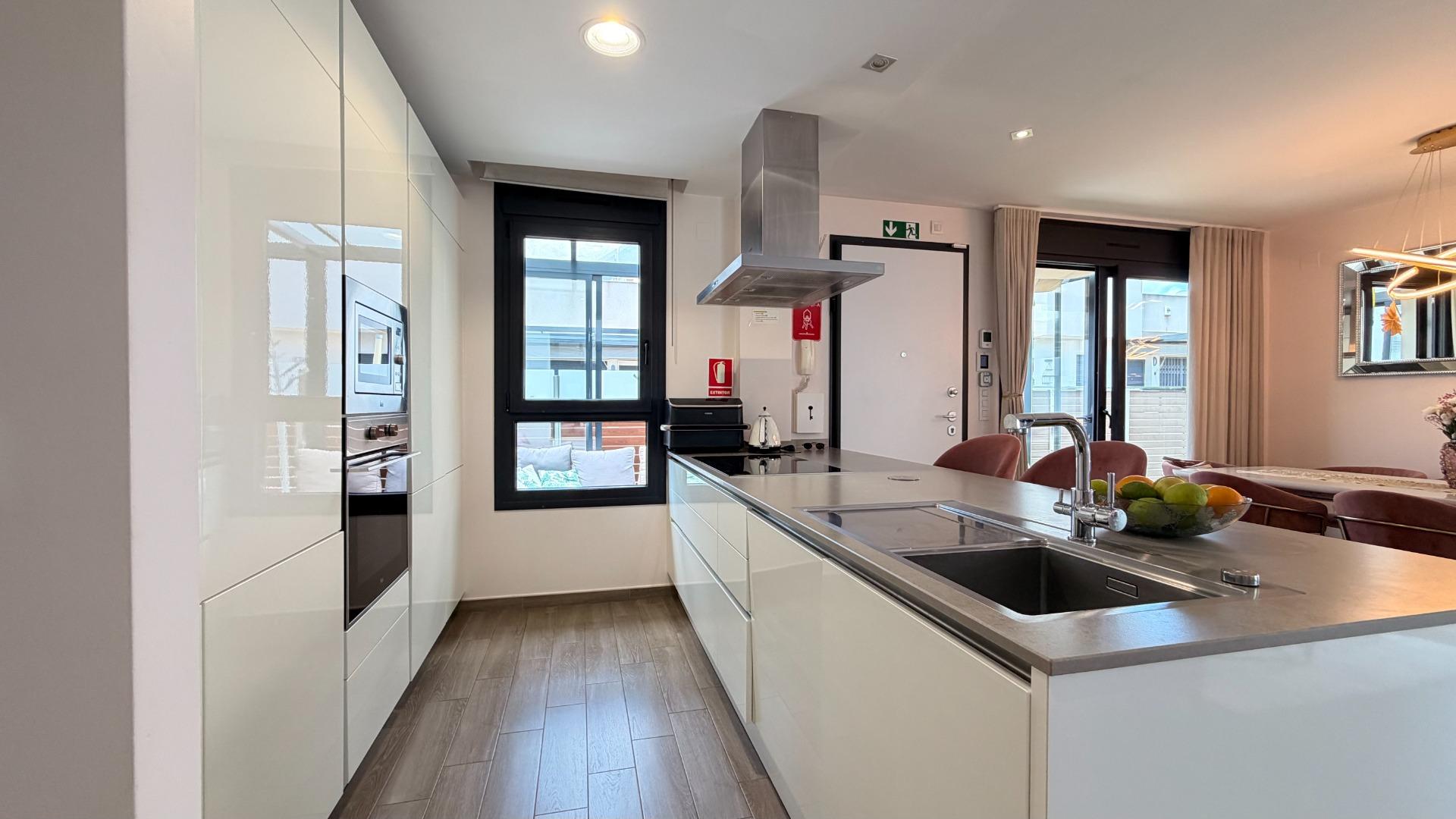 For sale - 5 Bedroom 3 Bathroom Villa in Torrevieja - aguas nuevas  - Alicante