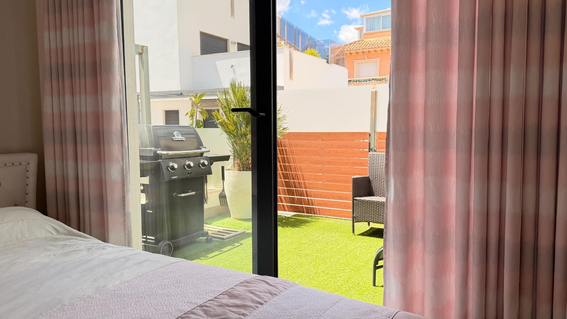For sale - 5 Bedroom 3 Bathroom Villa in Torrevieja - aguas nuevas  - Alicante