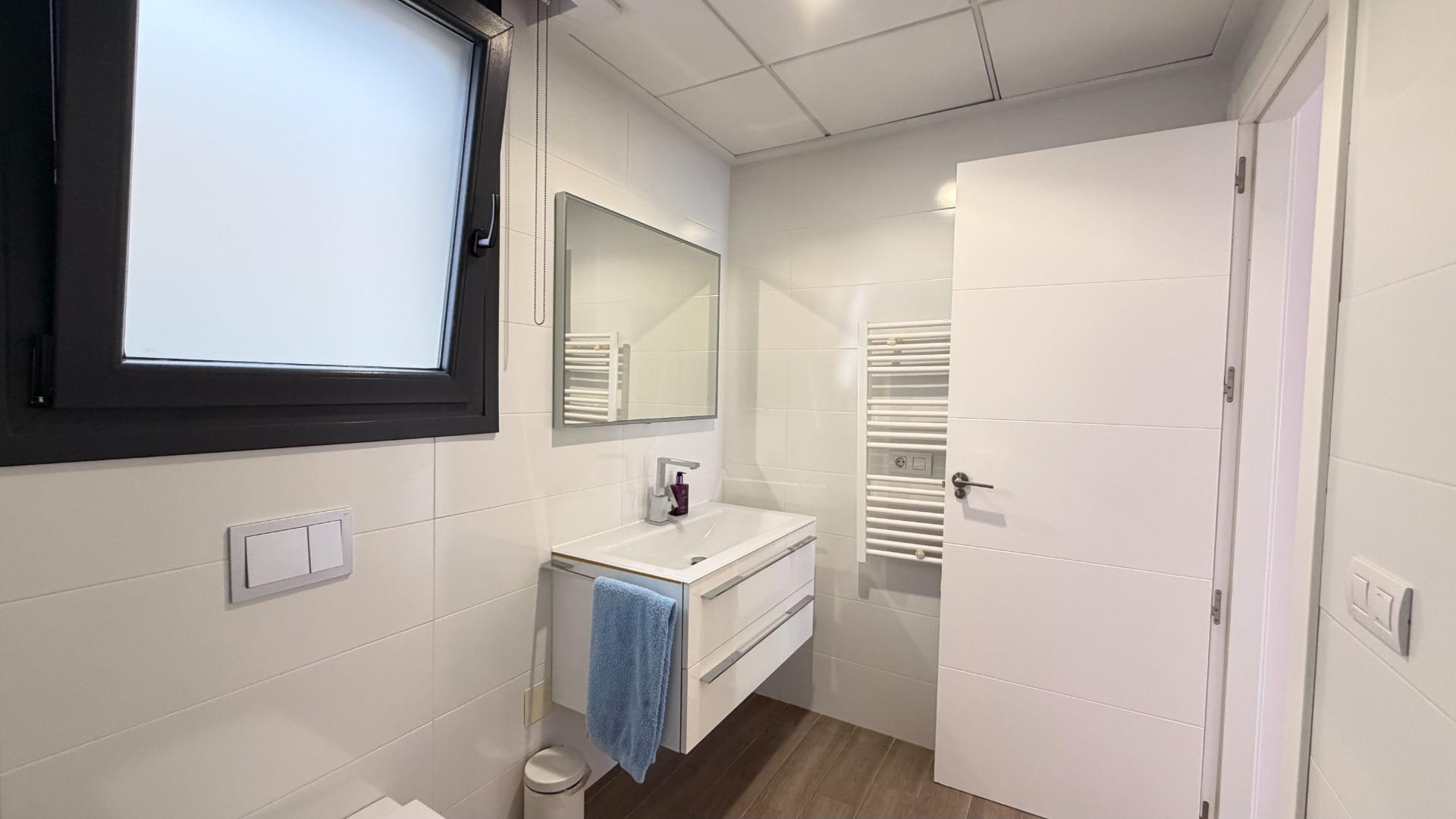 For sale - 5 Bedroom 3 Bathroom Villa in Torrevieja - aguas nuevas  - Alicante