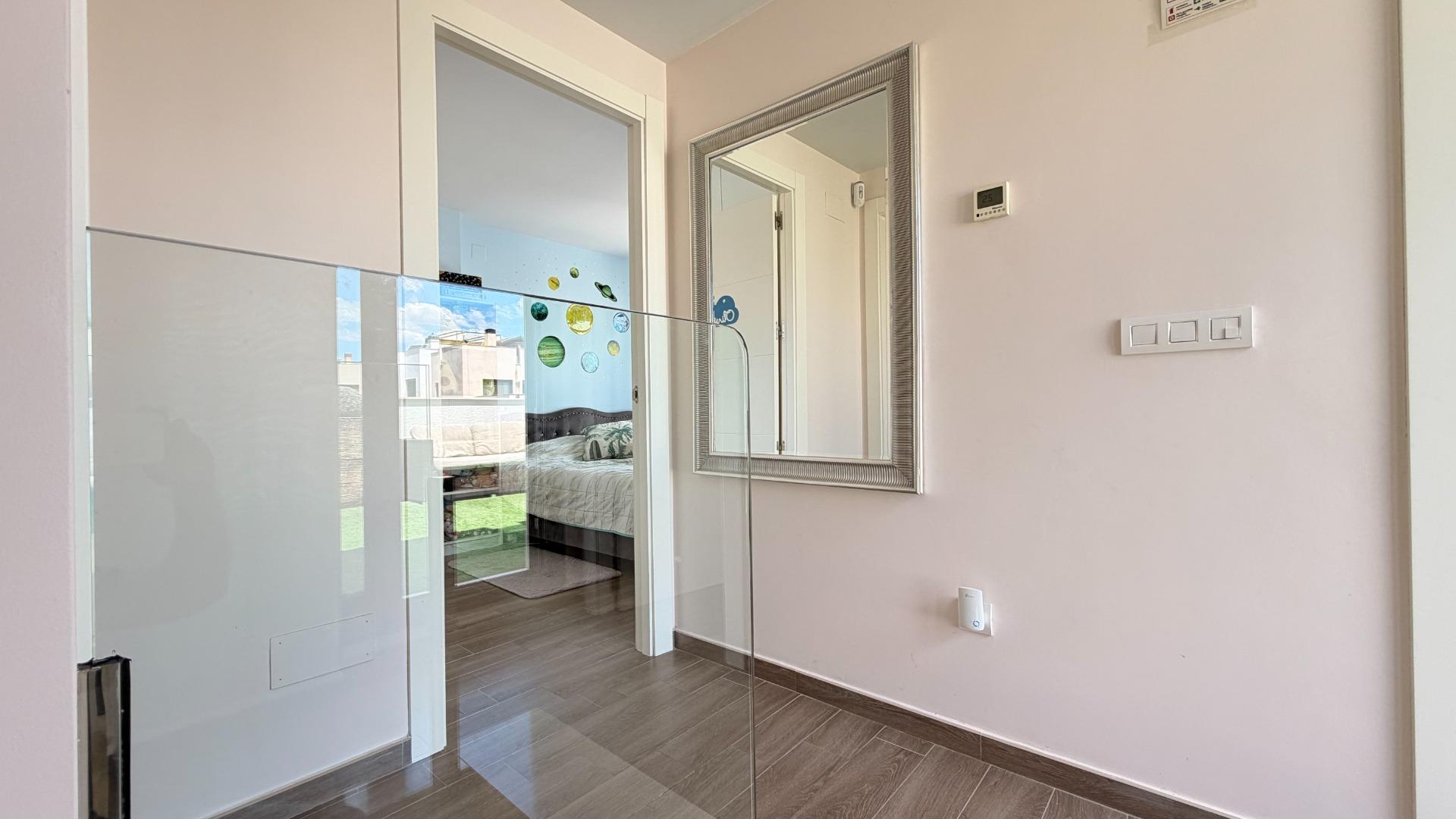 For sale - 5 Bedroom 3 Bathroom Villa in Torrevieja - aguas nuevas  - Alicante