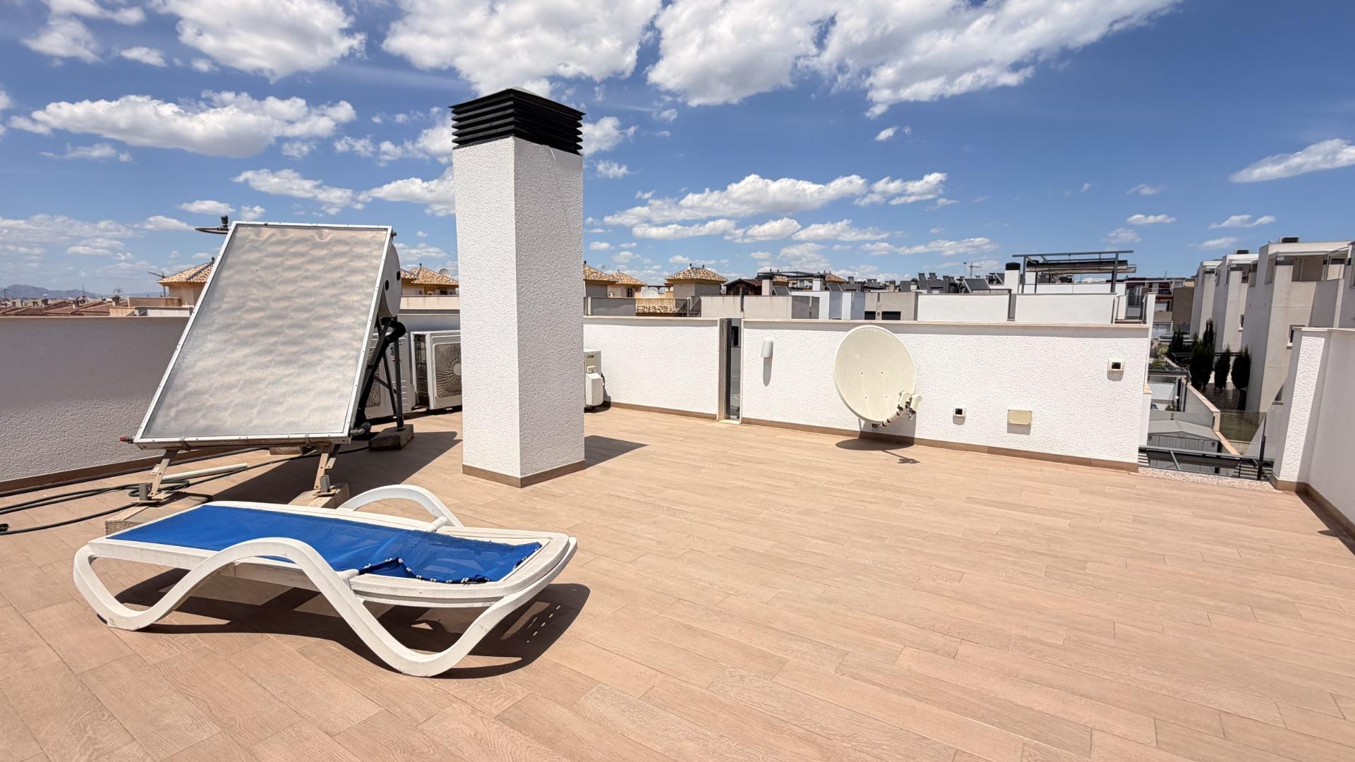 For sale - 5 Bedroom 3 Bathroom Villa in Torrevieja - aguas nuevas  - Alicante