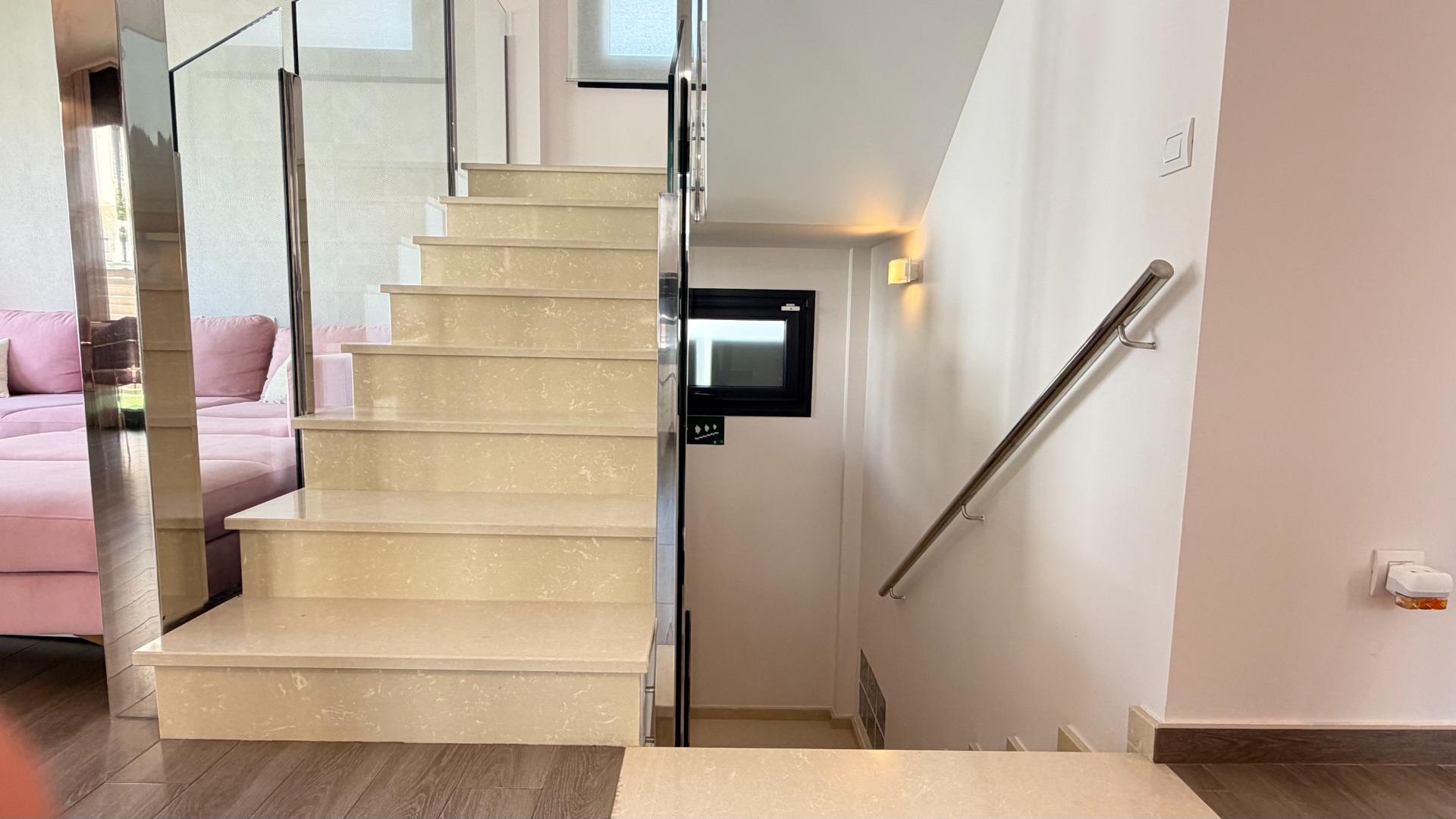 For sale - 5 Bedroom 3 Bathroom Villa in Torrevieja - aguas nuevas  - Alicante