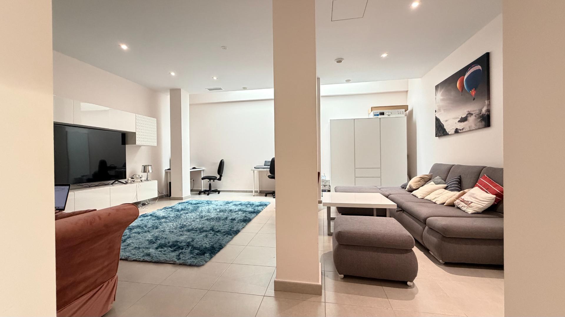 For sale - 5 Bedroom 3 Bathroom Villa in Torrevieja - aguas nuevas  - Alicante