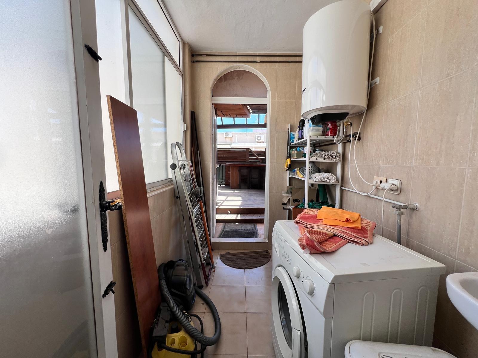 For sale - 2 Bedroom 1 Bathroom Apartment in Torrevieja - Centro  - Alicante