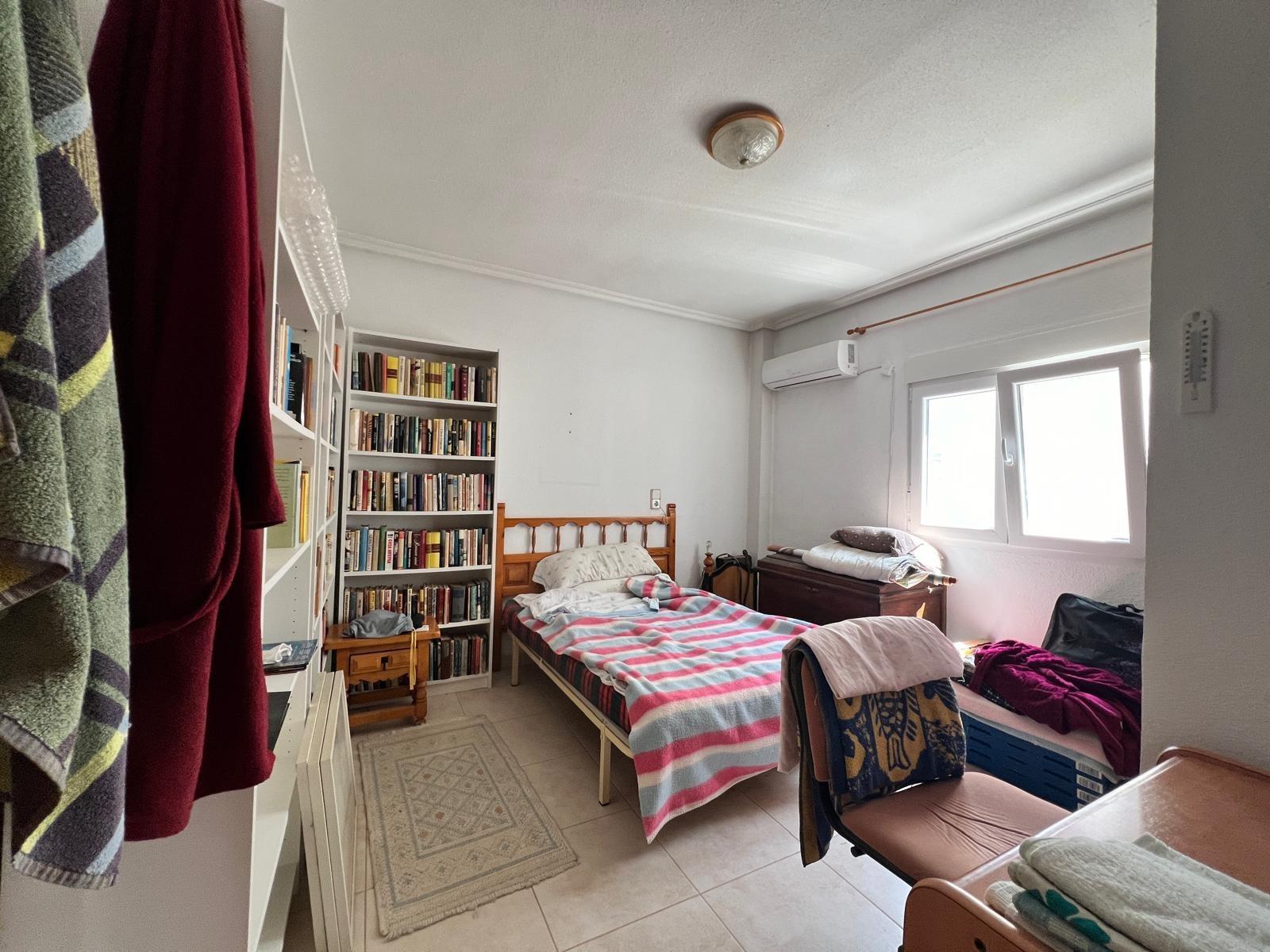 For sale - 2 Bedroom 1 Bathroom Apartment in Torrevieja - Centro  - Alicante