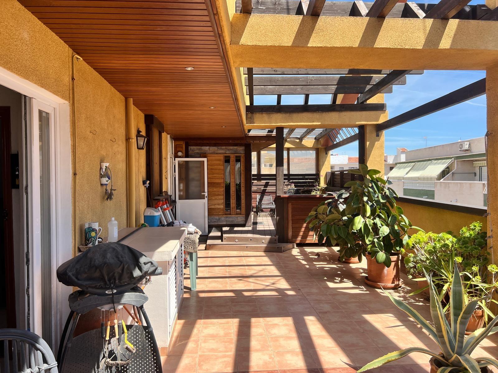 For sale - 2 Bedroom 1 Bathroom Apartment in Torrevieja - Centro  - Alicante