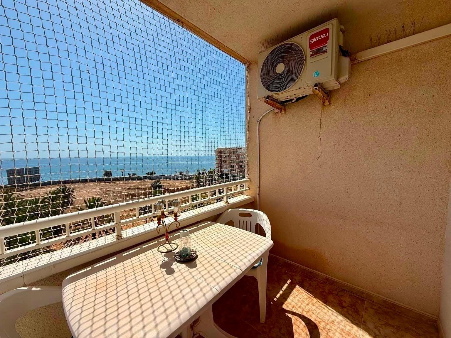 For sale - 2 Bedroom 1 Bathroom Apartment in Torrevieja - Playa Del Cura  - Alicante