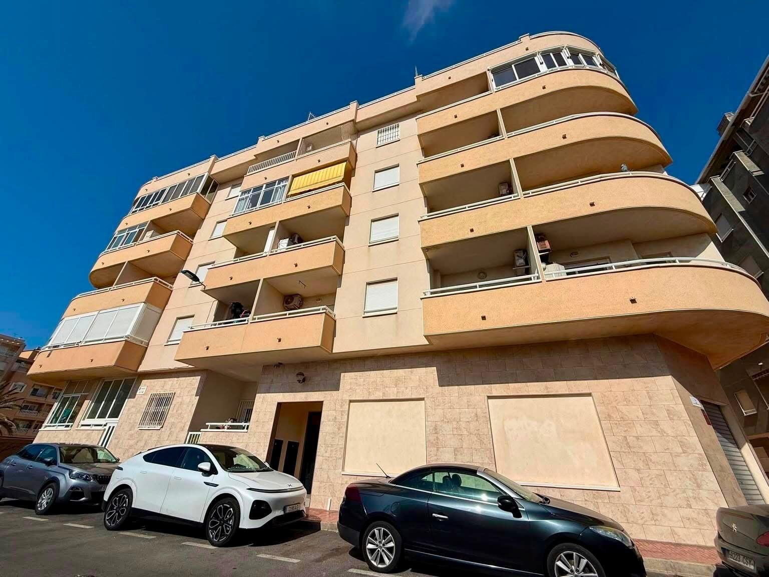 For sale - 2 Bedroom 1 Bathroom Apartment in Torrevieja - Playa Del Cura  - Alicante